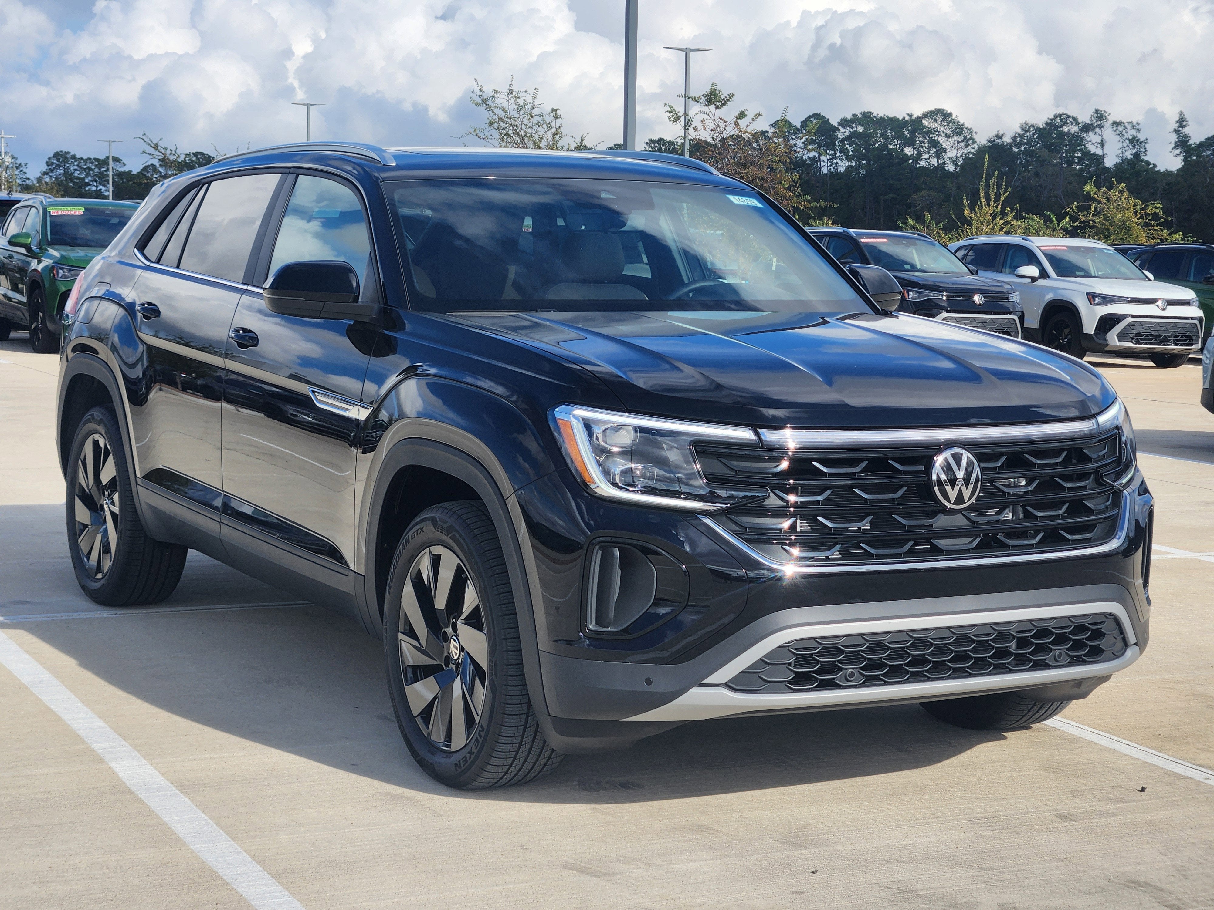 2026 Volkswagen Atlas Cross Sport 2.0T SE w/Technology