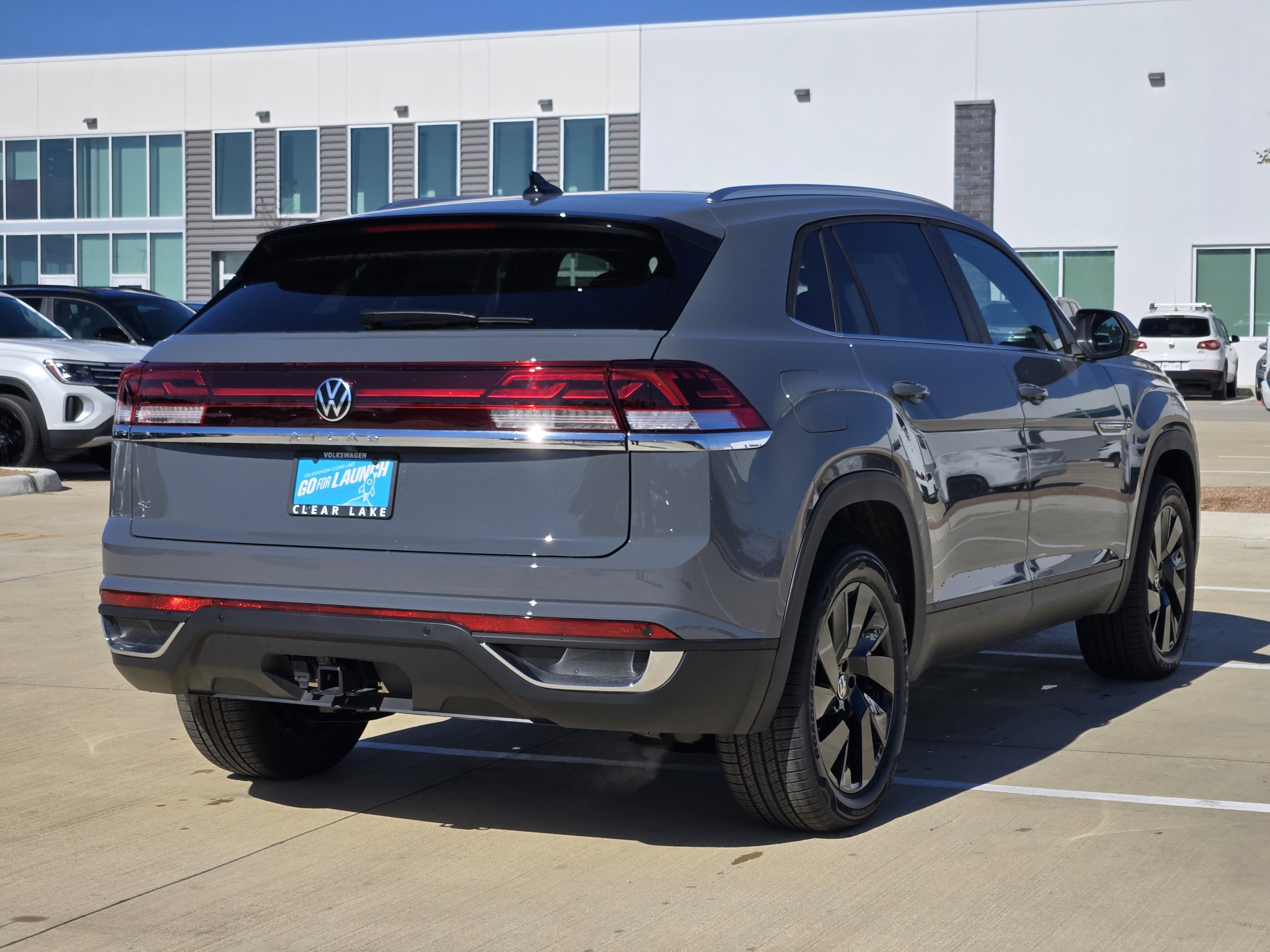 2026 Volkswagen Atlas Cross Sport 2.0T SE w/Technology