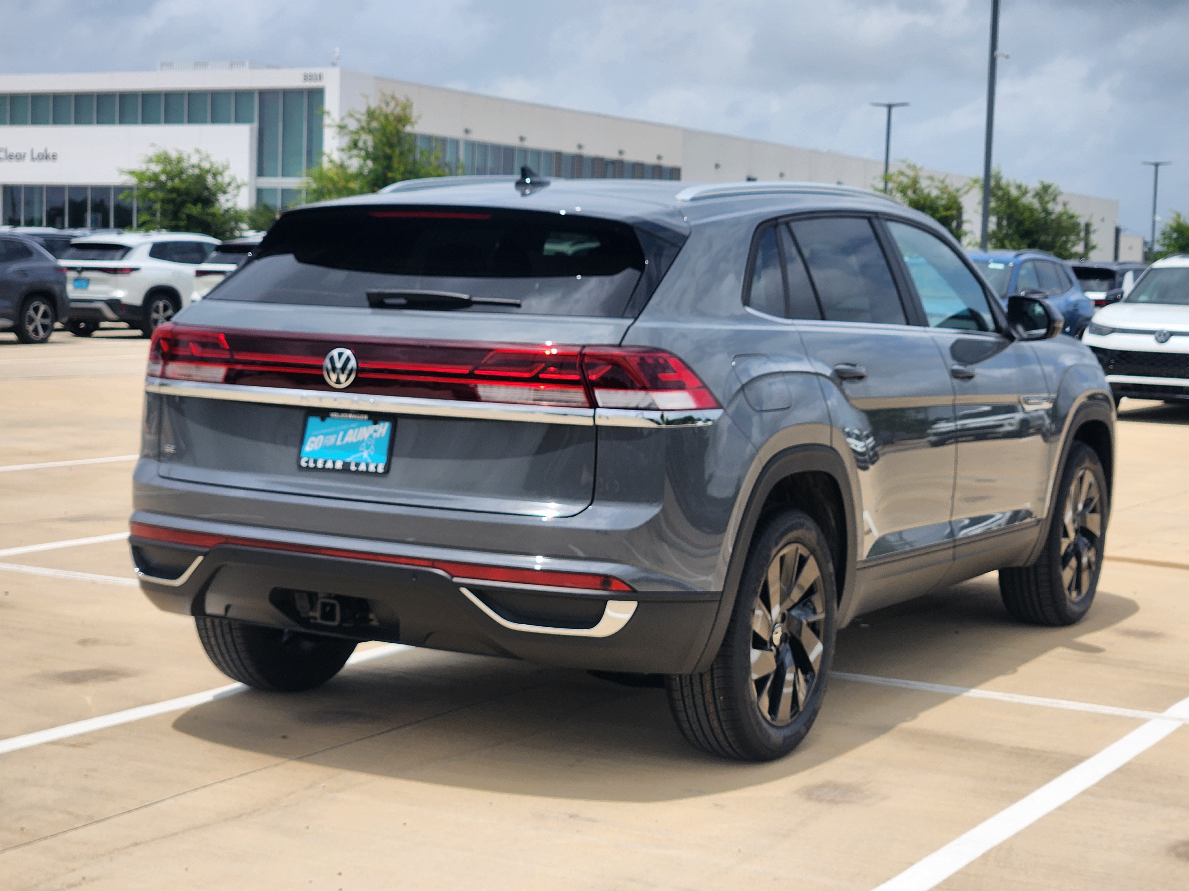 2026 Volkswagen Atlas Cross Sport 2.0T SE w/Technology
