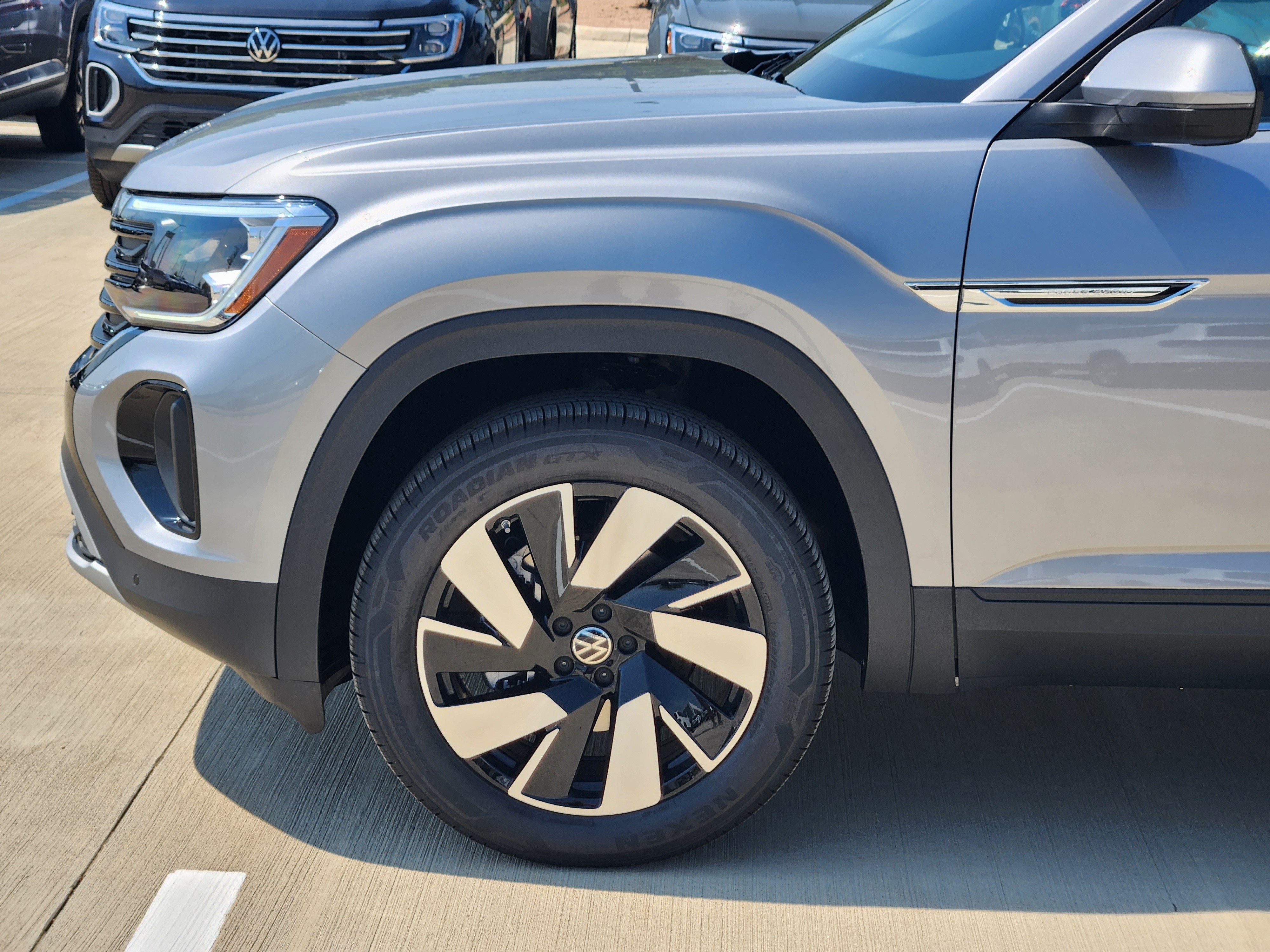 2026 Volkswagen Atlas Cross Sport 2.0T SE w/Technology