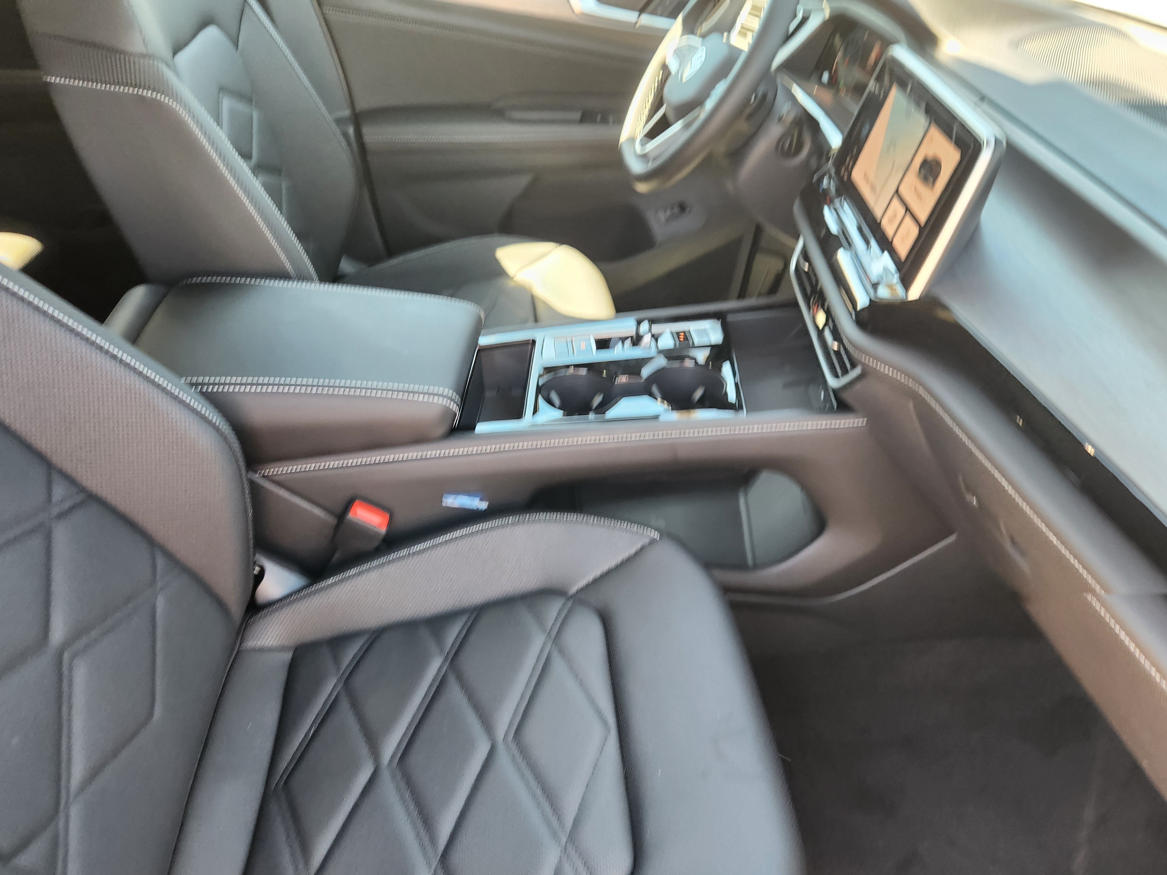 2026 Volkswagen Atlas Cross Sport 2.0T SE w/Technology