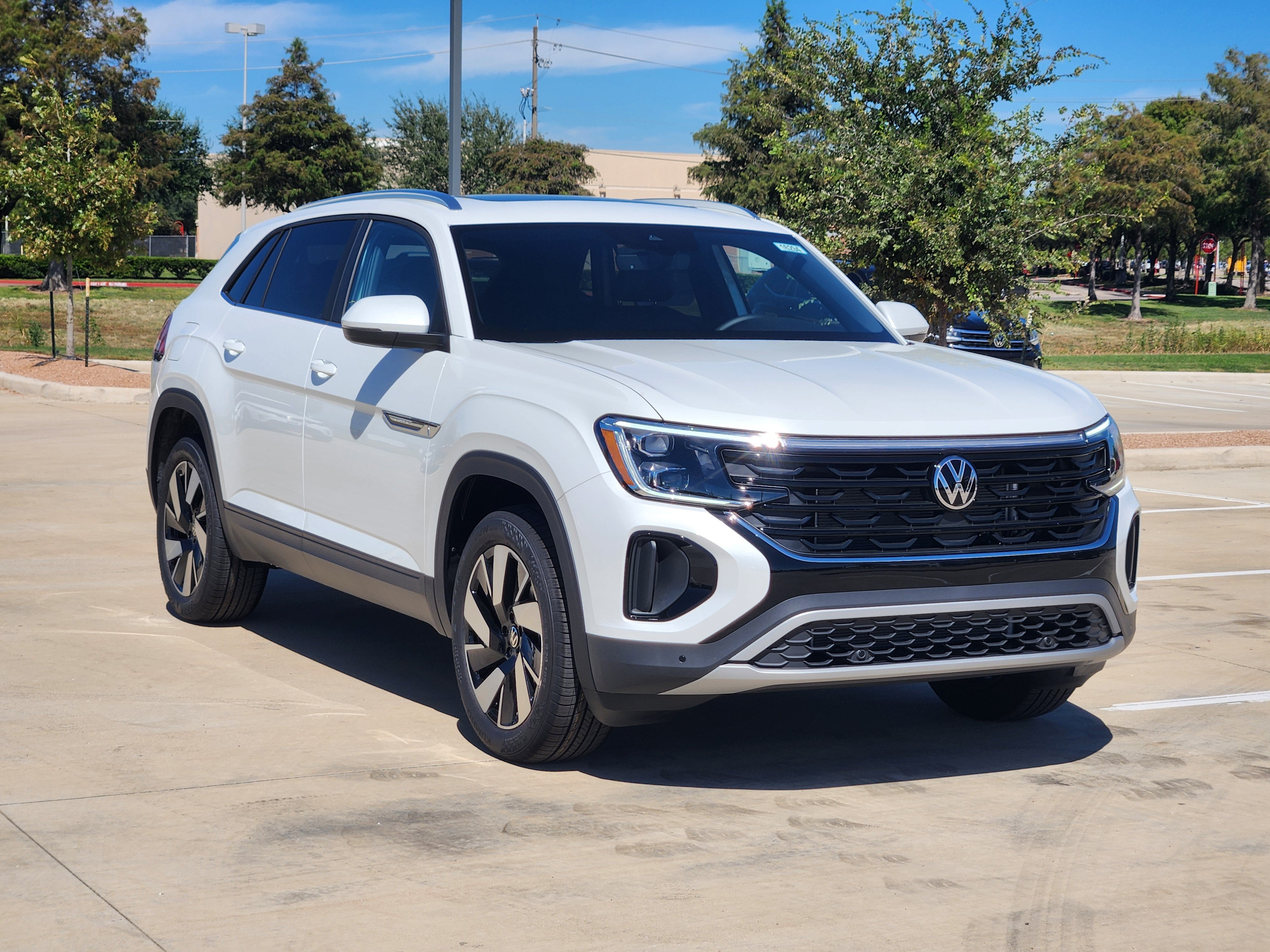2026 Volkswagen Atlas Cross Sport 2.0T SE w/Technology
