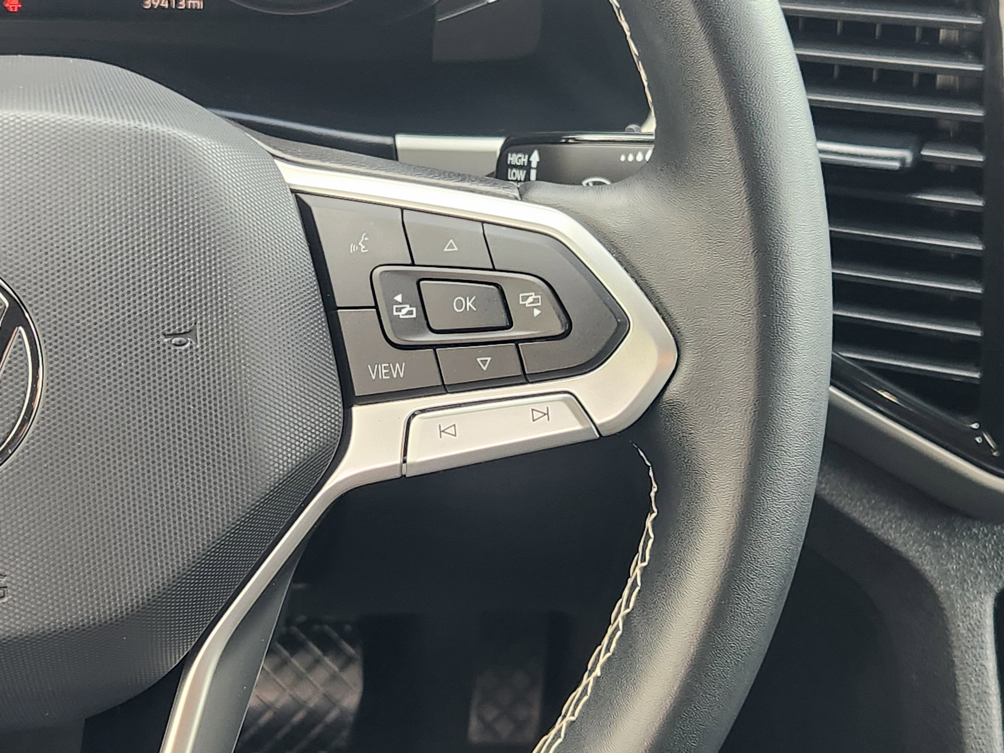 2023 Volkswagen Atlas Cross Sport 3.6L V6 SE w/Technology