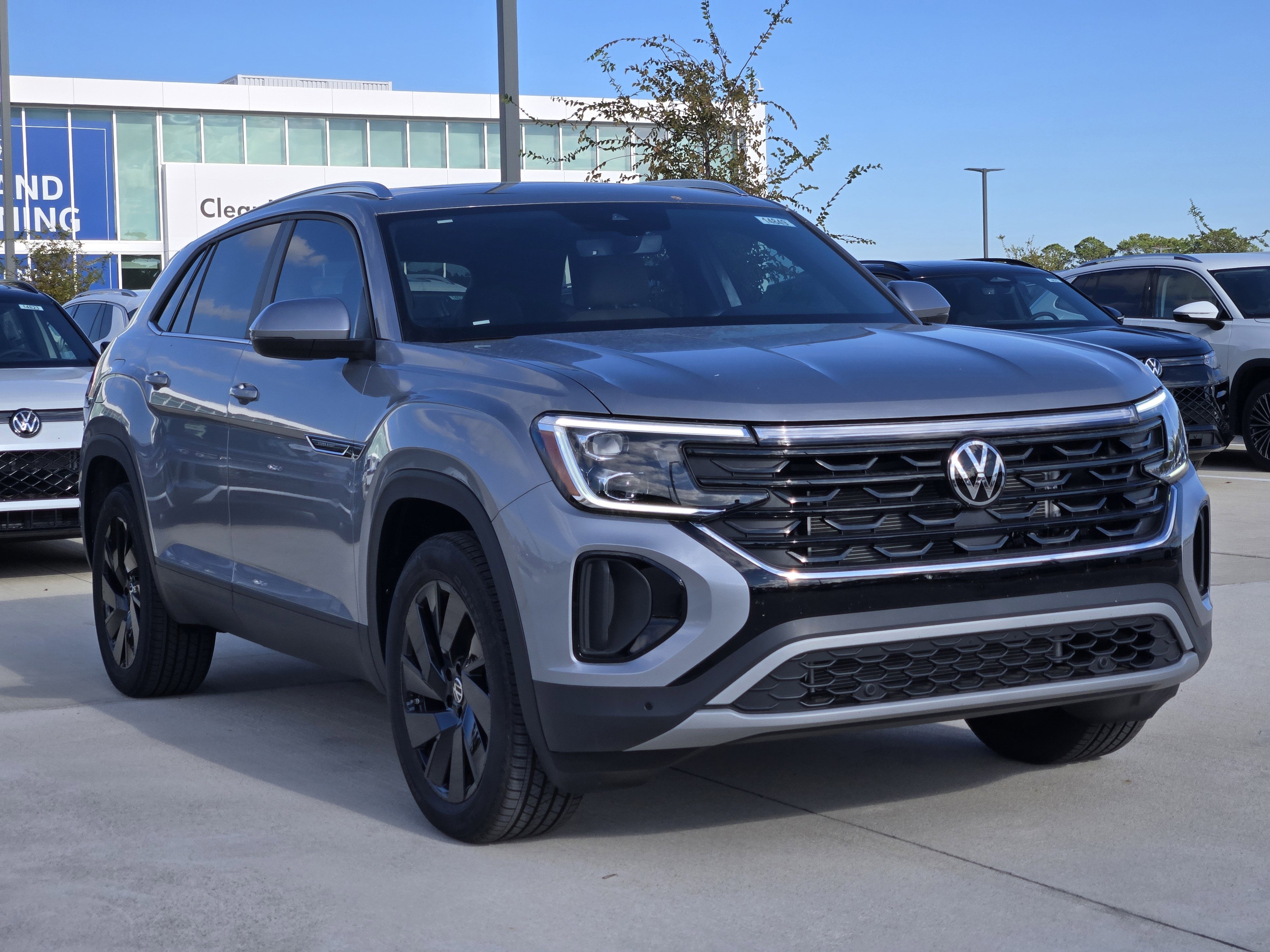 2025 Volkswagen Atlas Cross Sport 2.0T SE w/Technology