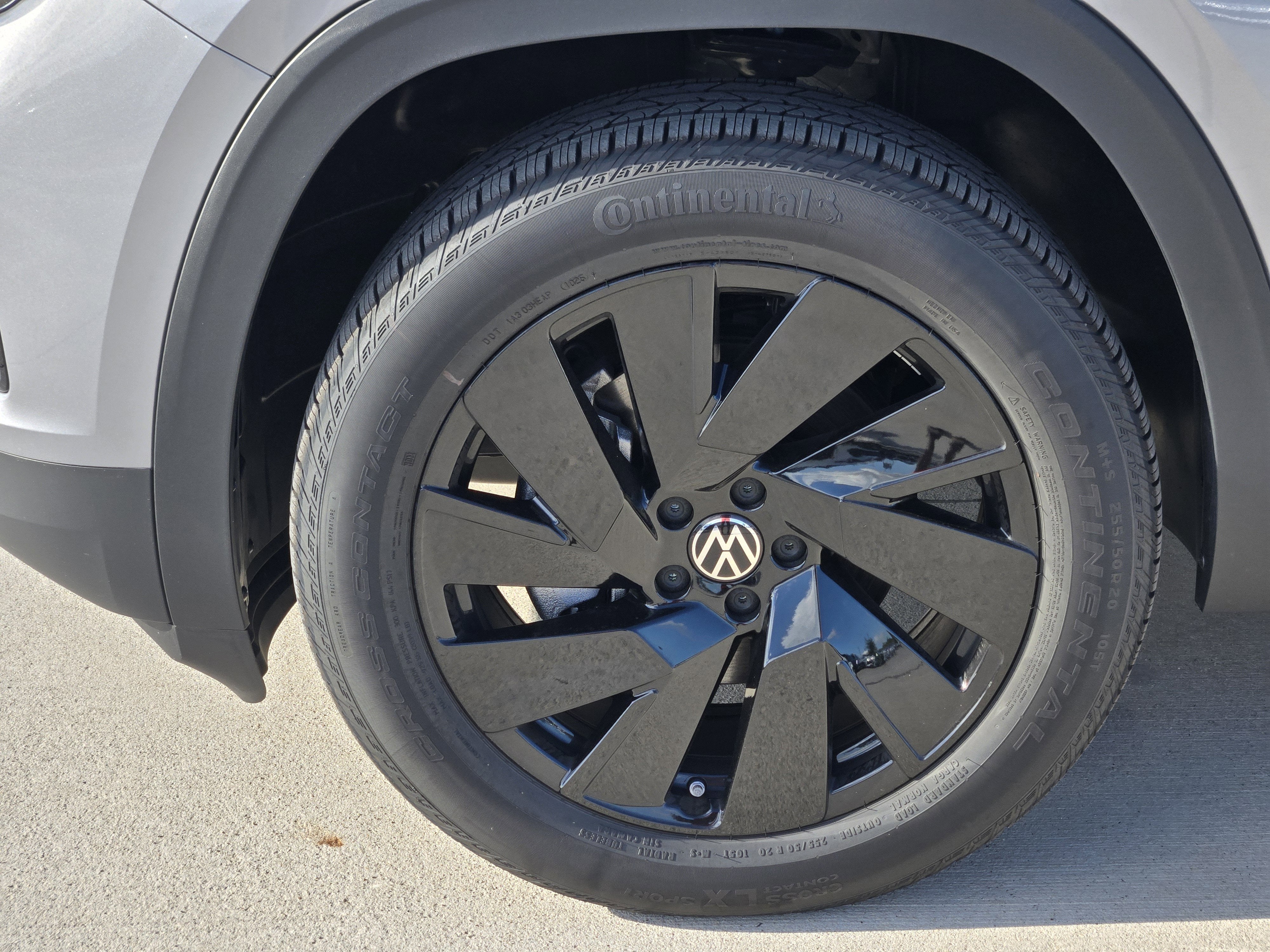 2025 Volkswagen Atlas Cross Sport 2.0T SE w/Technology