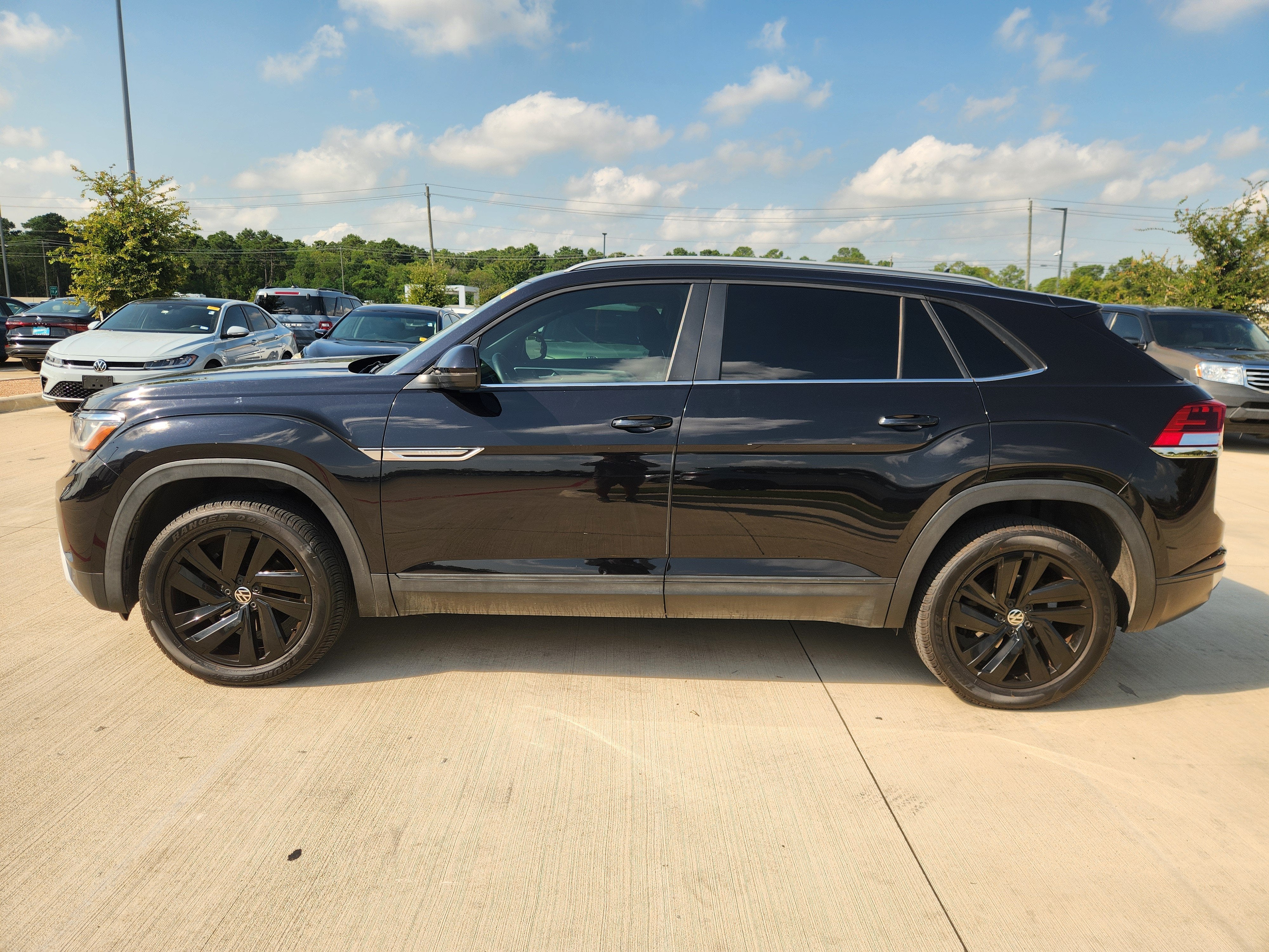 2022 Volkswagen Atlas Cross Sport 3.6L V6 SE w/Technology