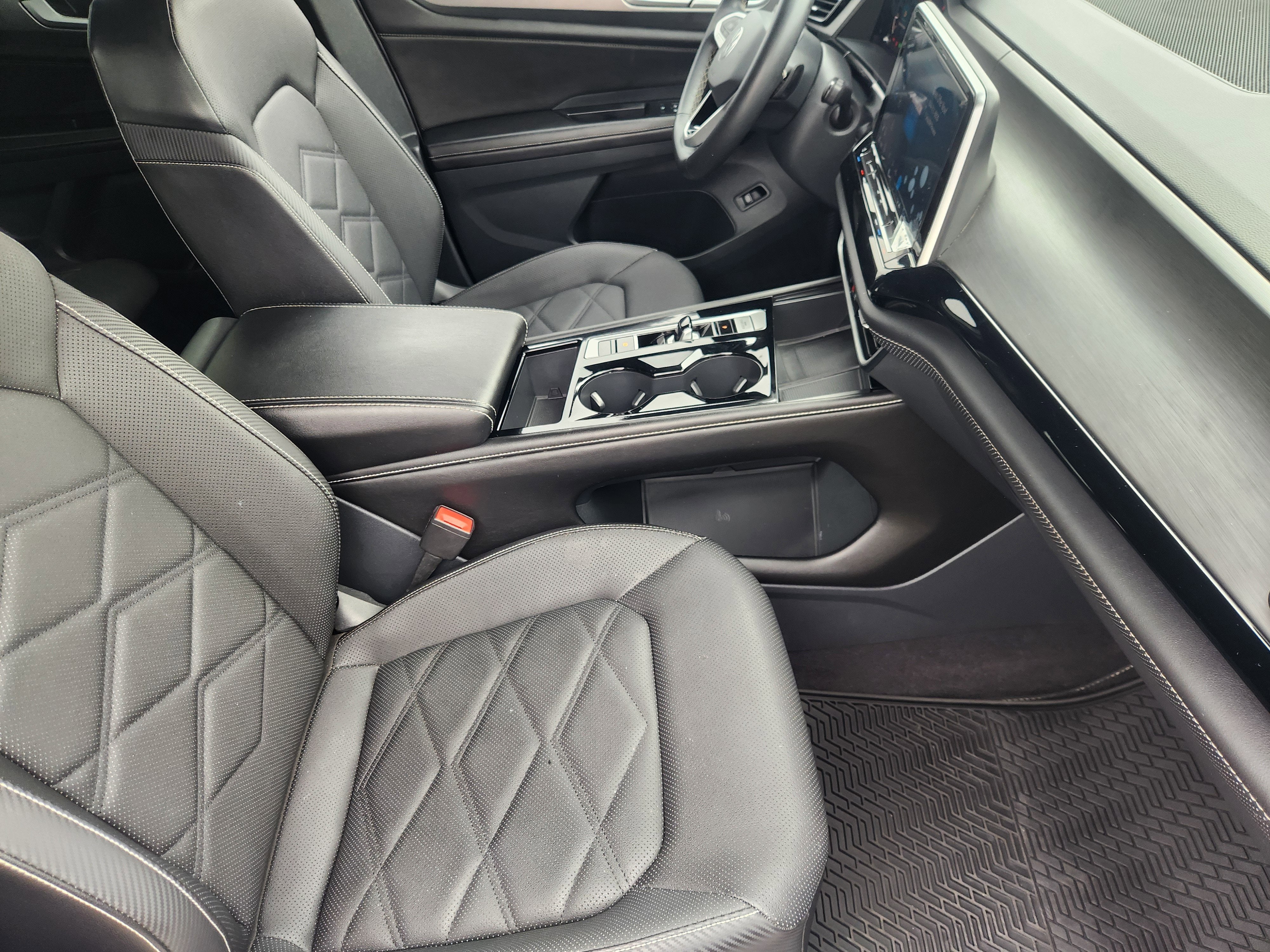 2024 Volkswagen Atlas Cross Sport 2.0T SE w/Technology