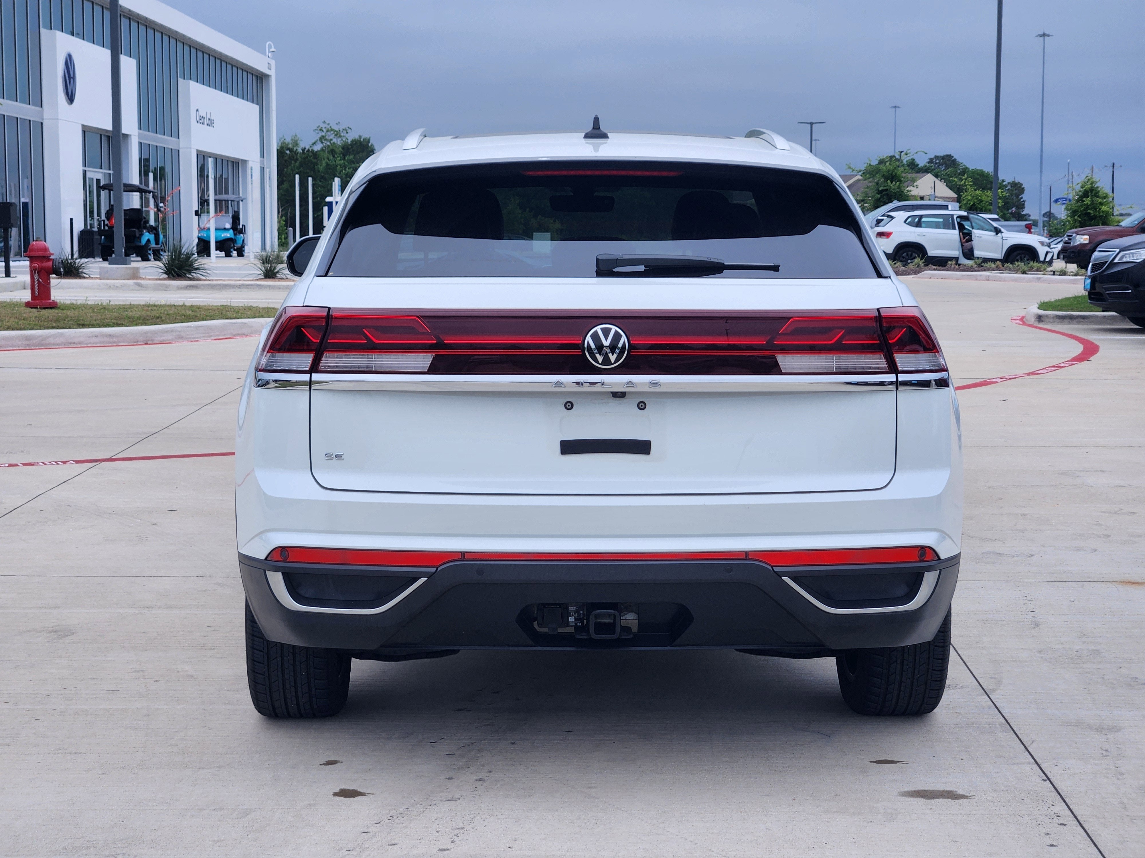 2024 Volkswagen Atlas Cross Sport 2.0T SE w/Technology