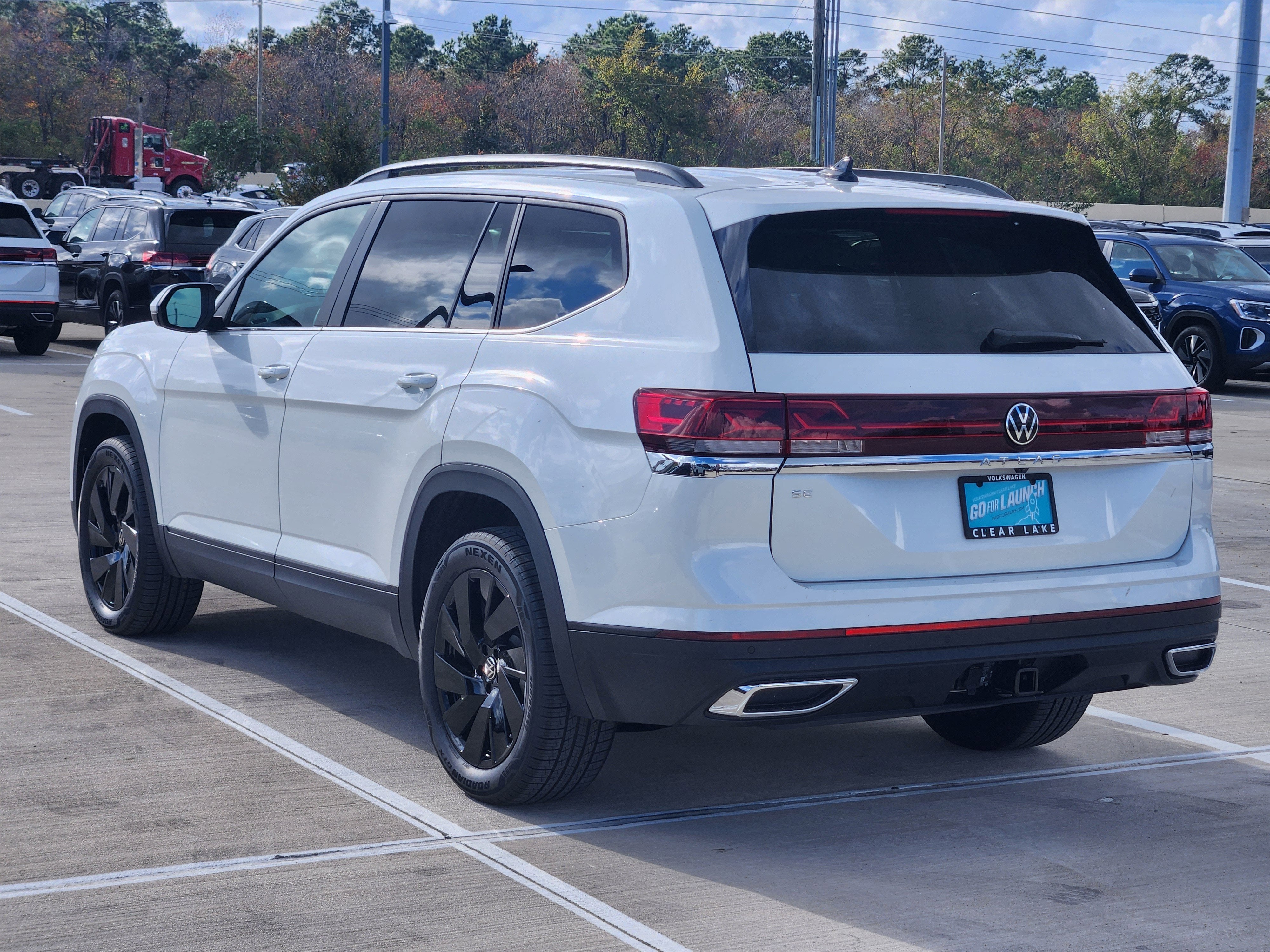 2026 Volkswagen Atlas 2.0T SE w/Technology