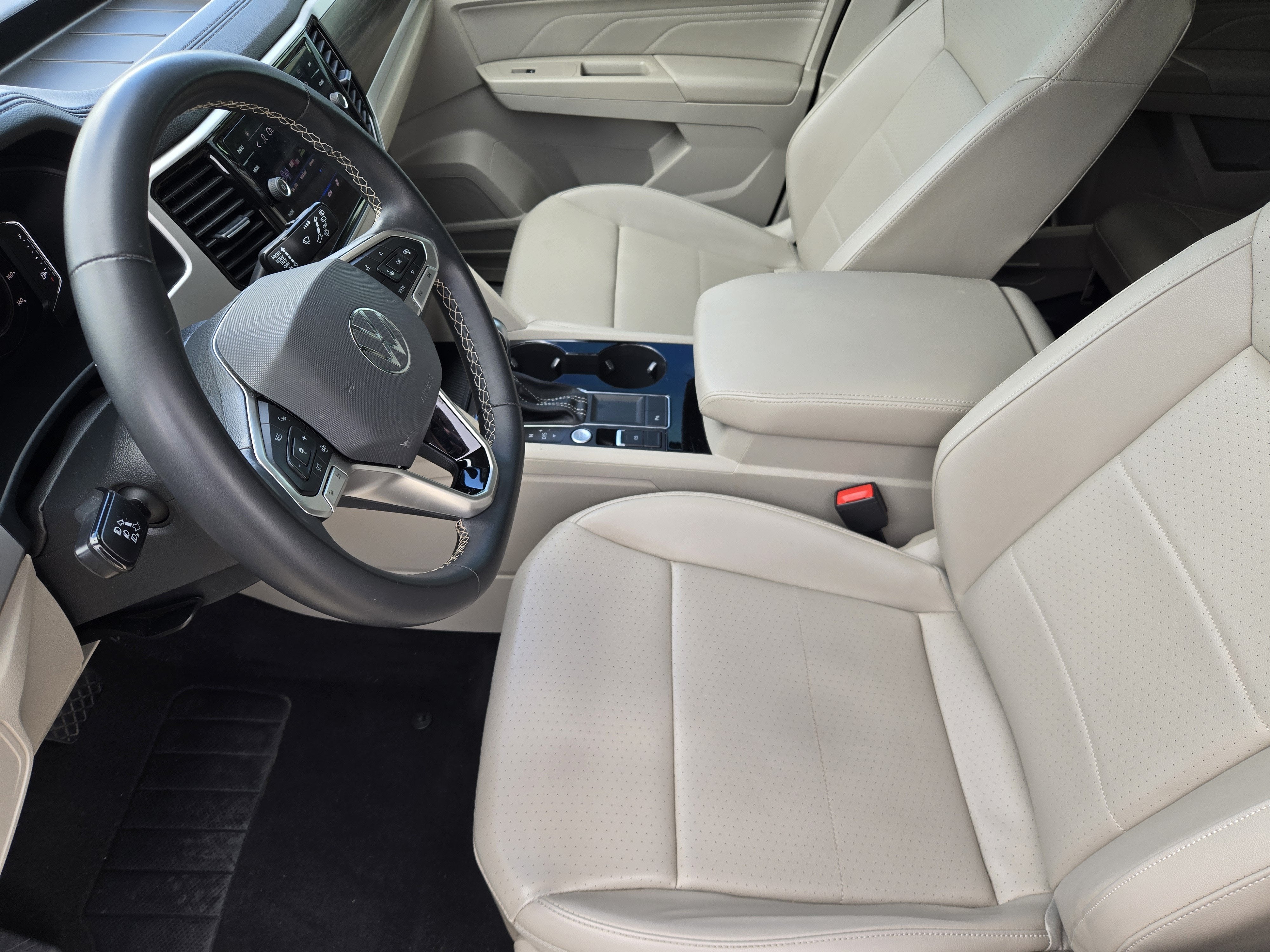 2022 Volkswagen Atlas 3.6L V6 SE w/Technology