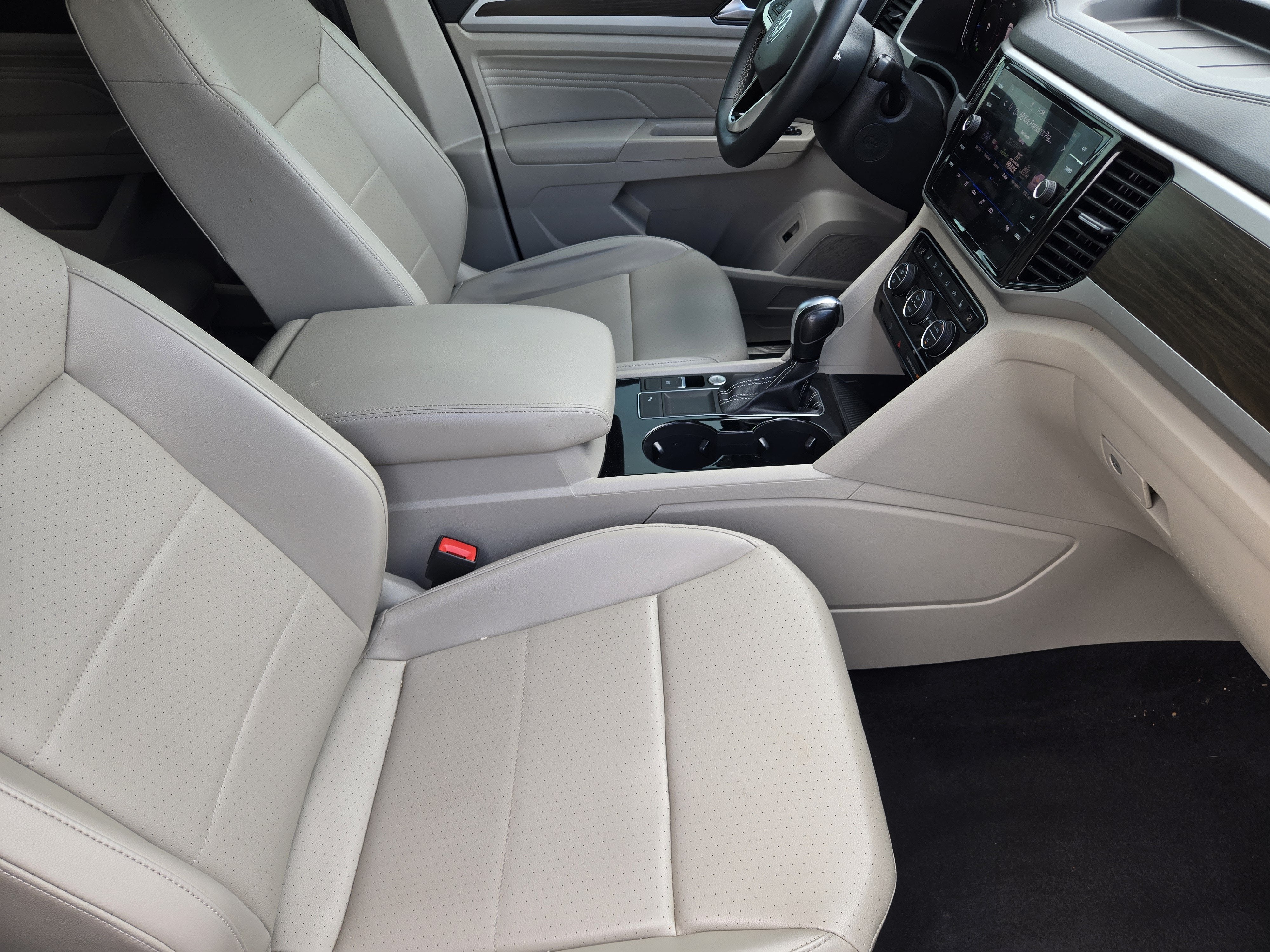 2022 Volkswagen Atlas 3.6L V6 SE w/Technology