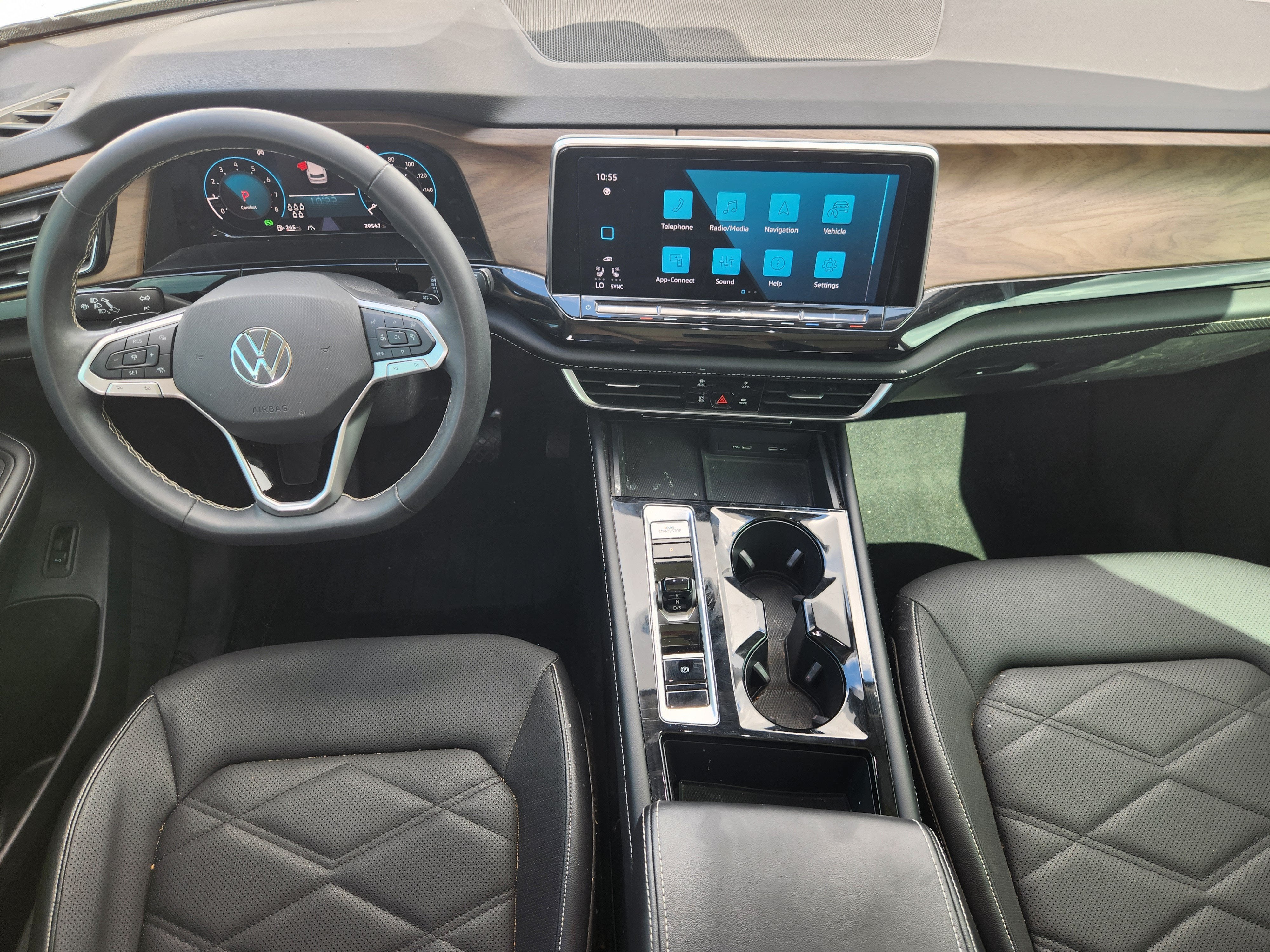 2024 Volkswagen Atlas 2.0T SE w/Technology