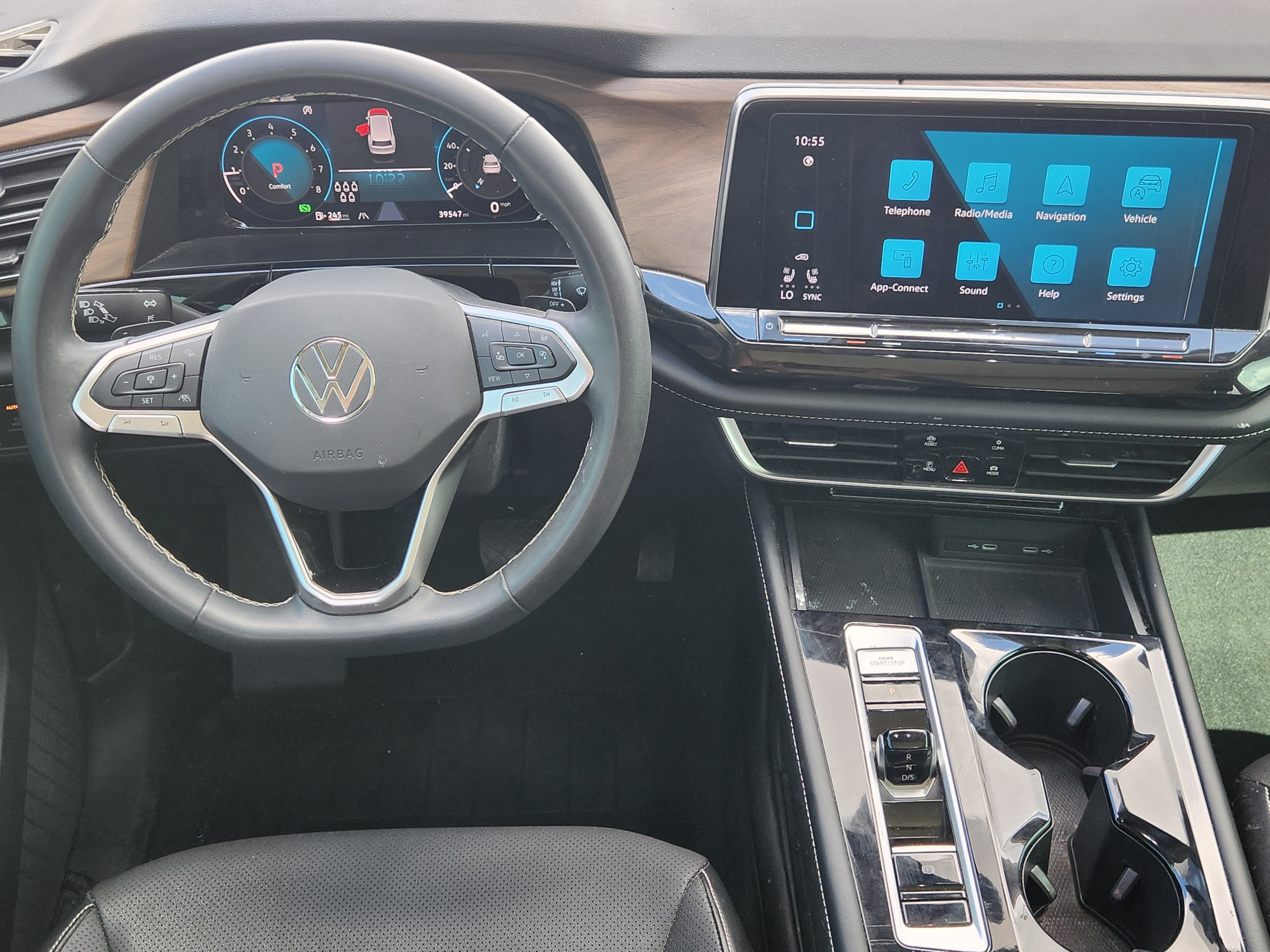 2024 Volkswagen Atlas 2.0T SE w/Technology