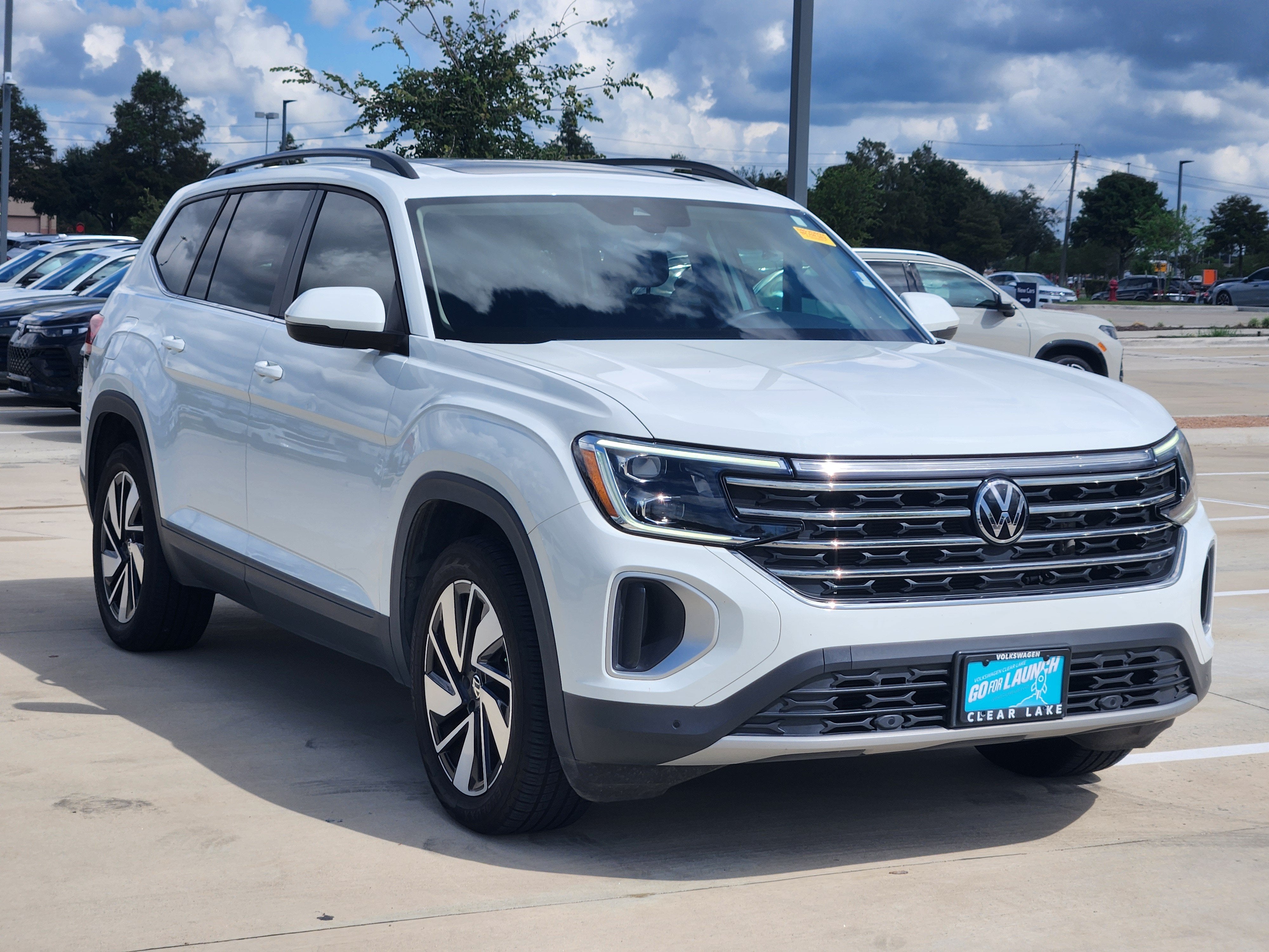 2024 Volkswagen Atlas 2.0T SE w/Technology