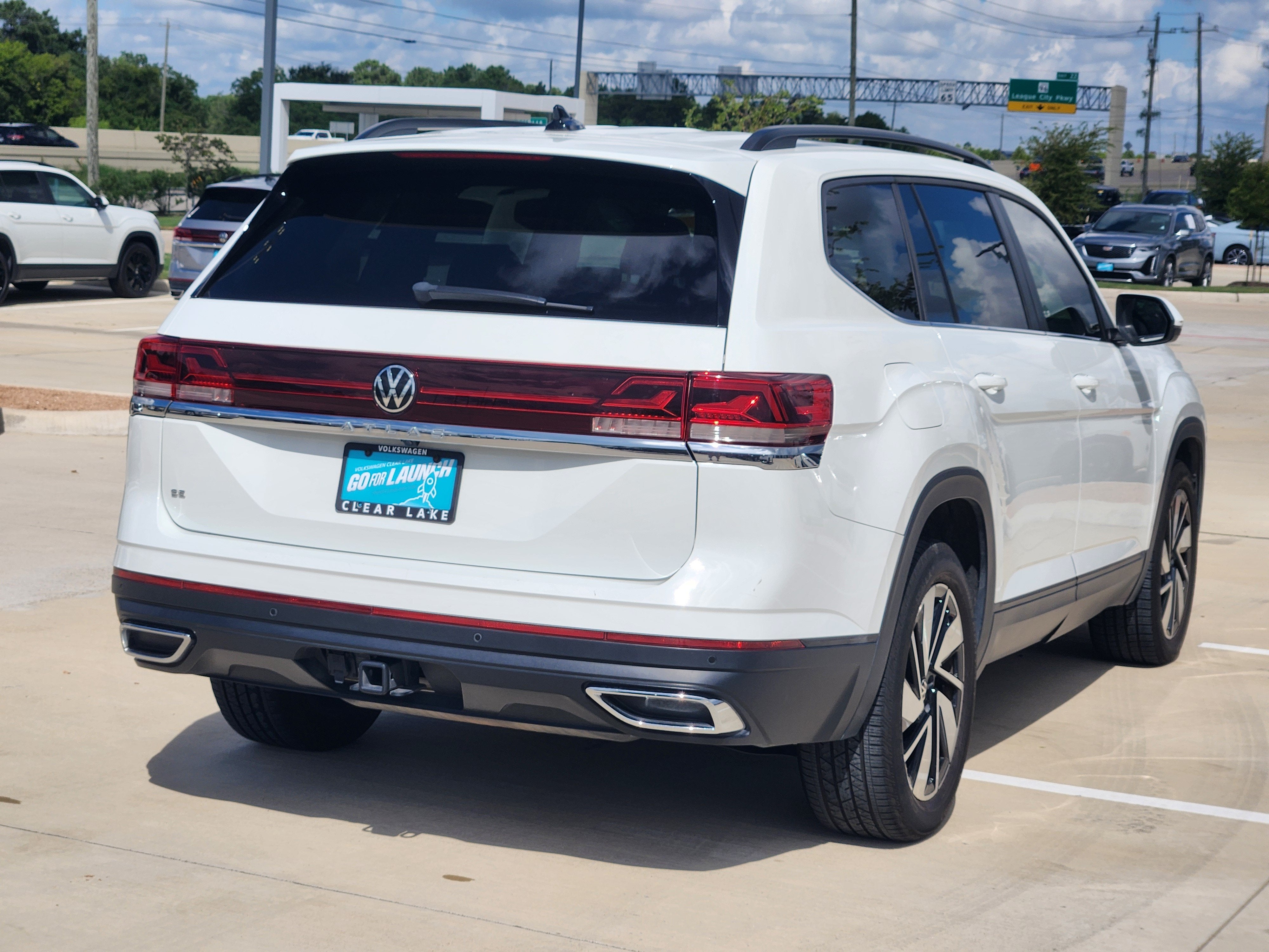 2024 Volkswagen Atlas 2.0T SE w/Technology
