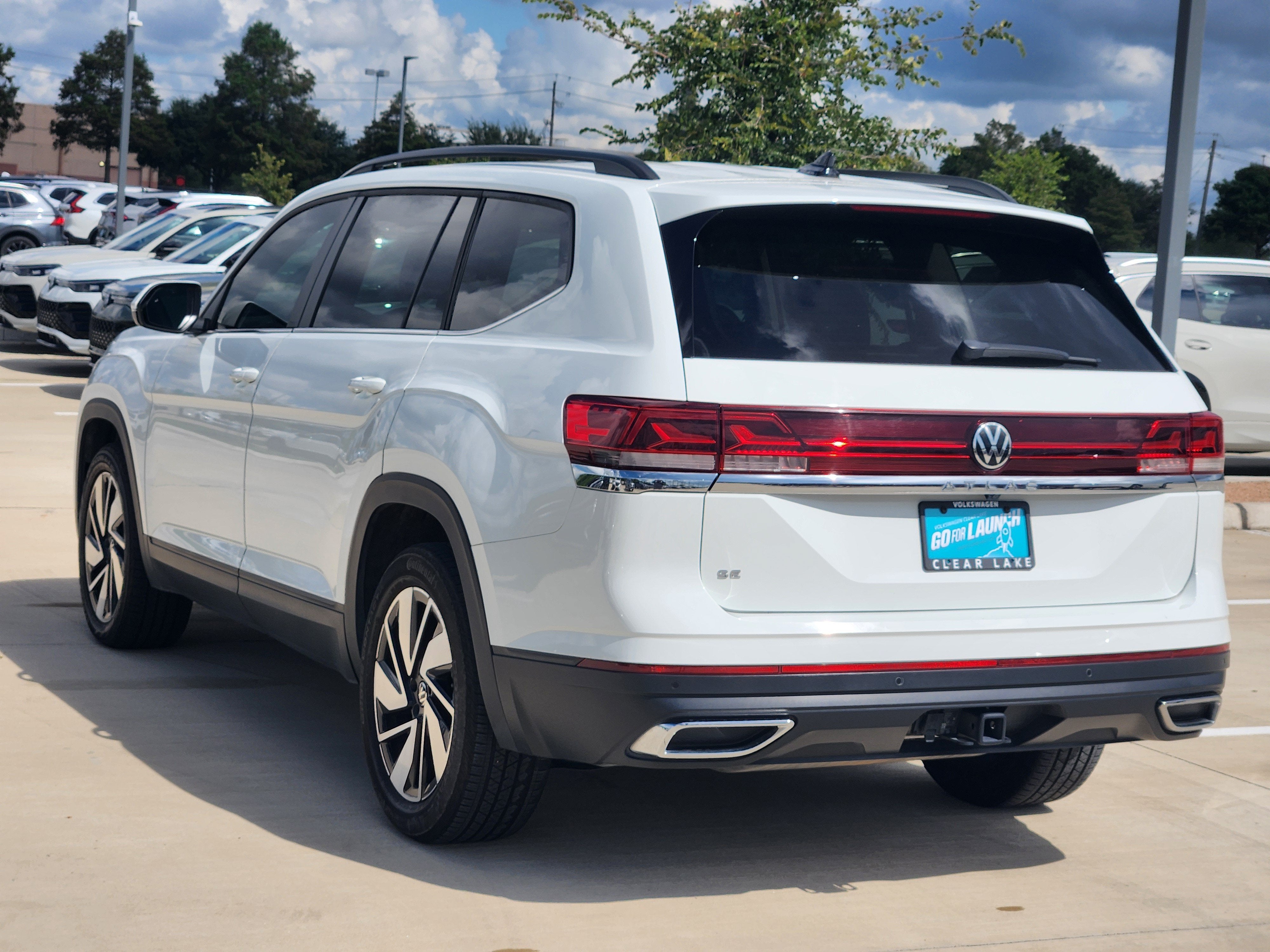 2024 Volkswagen Atlas 2.0T SE w/Technology