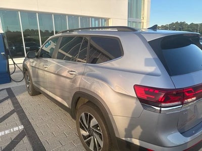 2025 Volkswagen Atlas 2.0T SE w/Technology