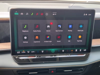 2027 Volkswagen Atlas SE w/Technology