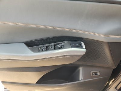 2027 Volkswagen Atlas SE w/Technology