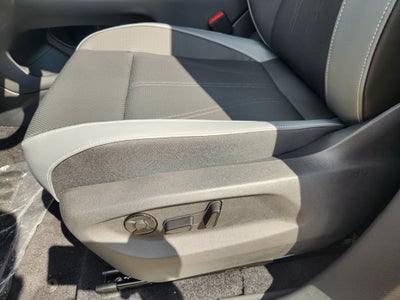 2027 Volkswagen Atlas SE w/Technology