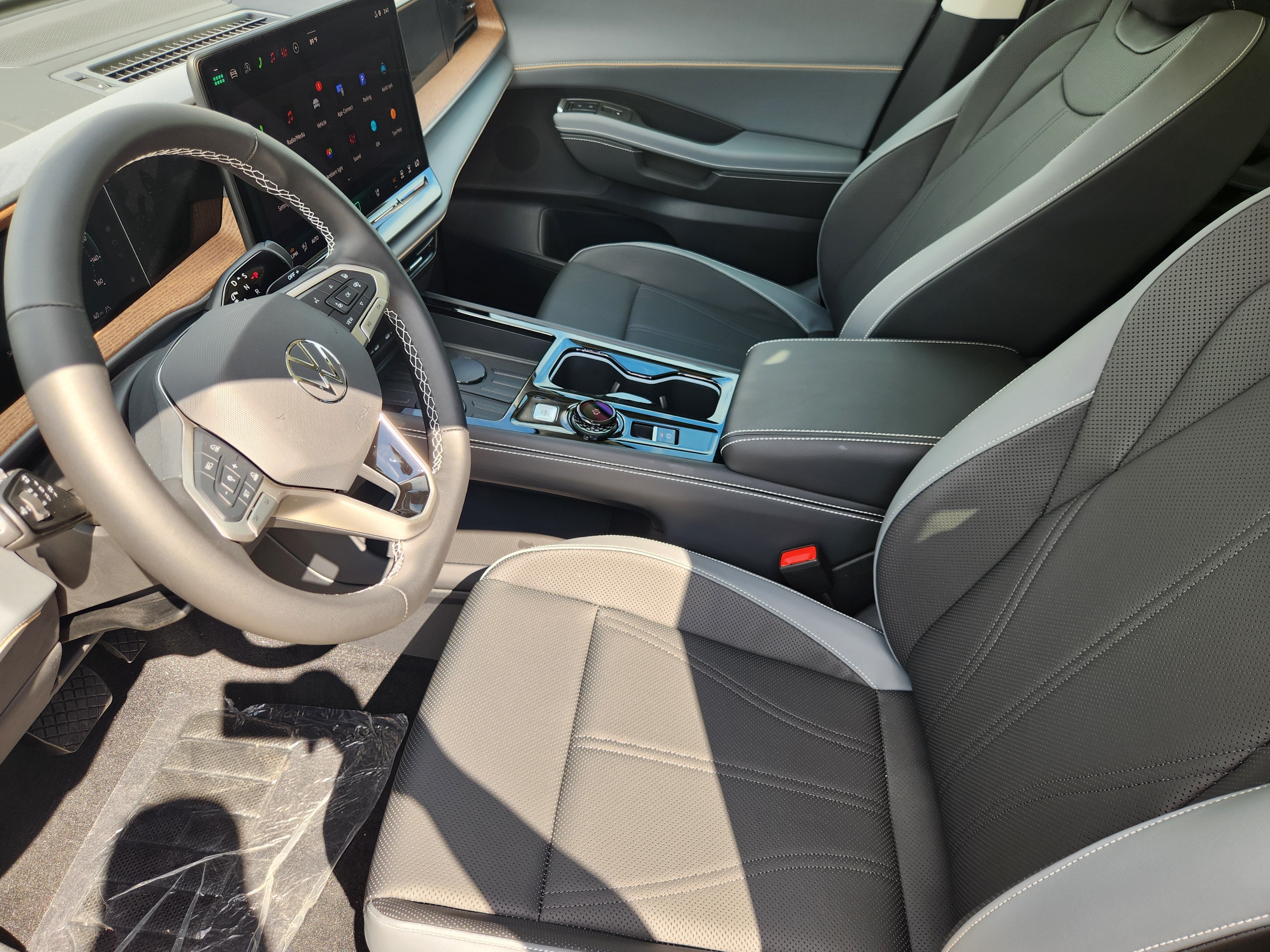 2027 Volkswagen Atlas SE w/Technology