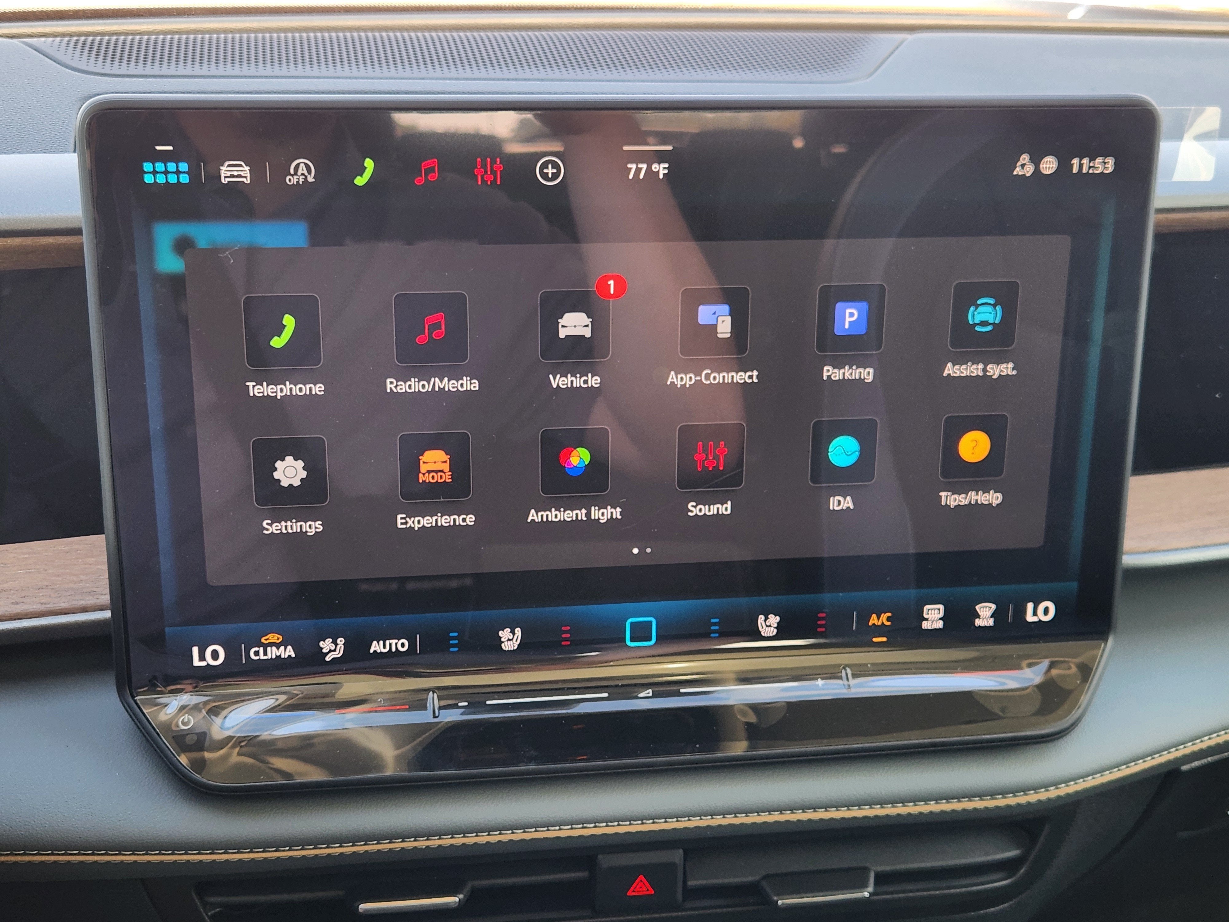 2027 Volkswagen Atlas SE w/Technology