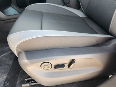 2027 Volkswagen Atlas SE w/Technology