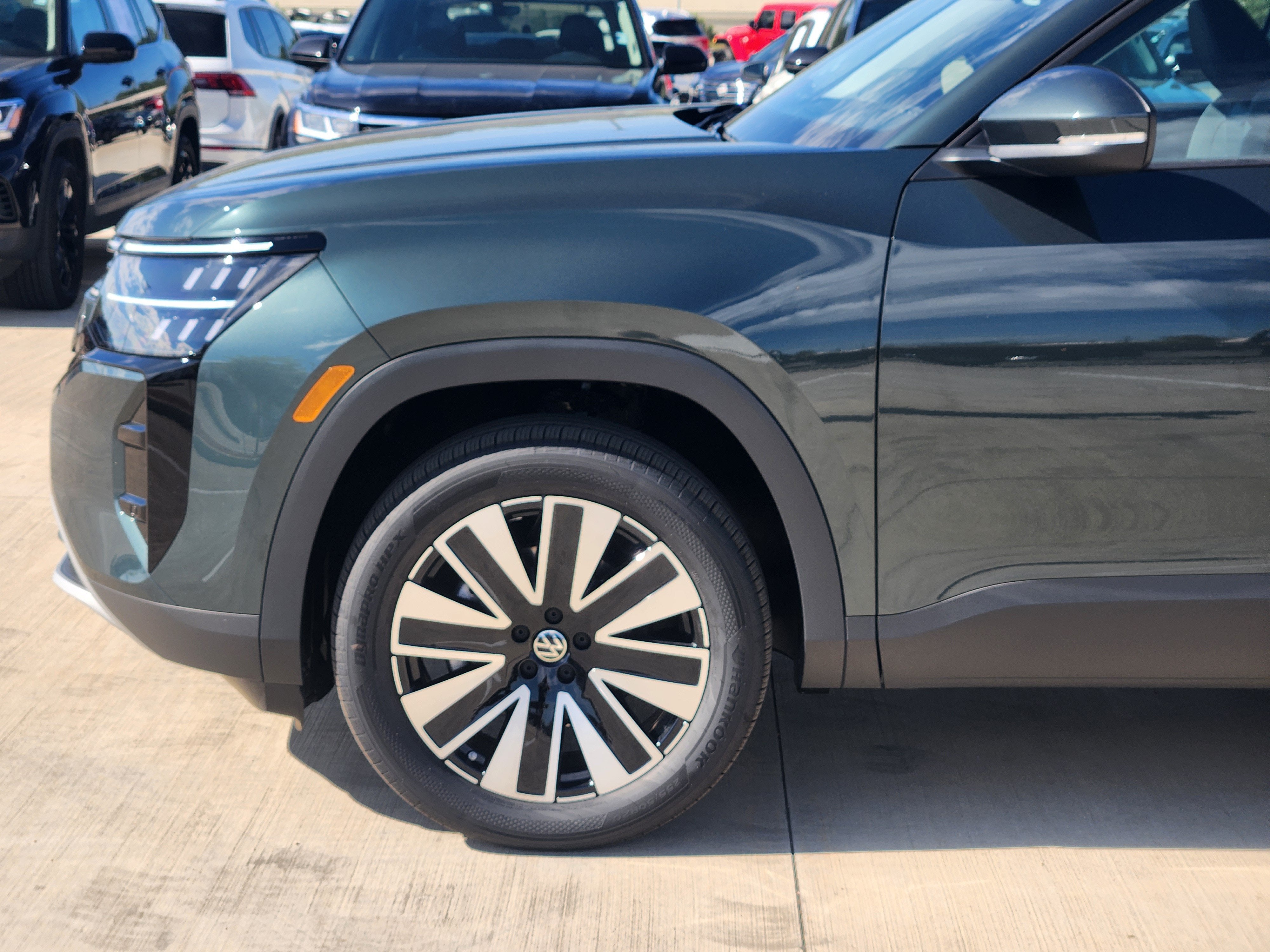 2027 Volkswagen Atlas SE w/Technology