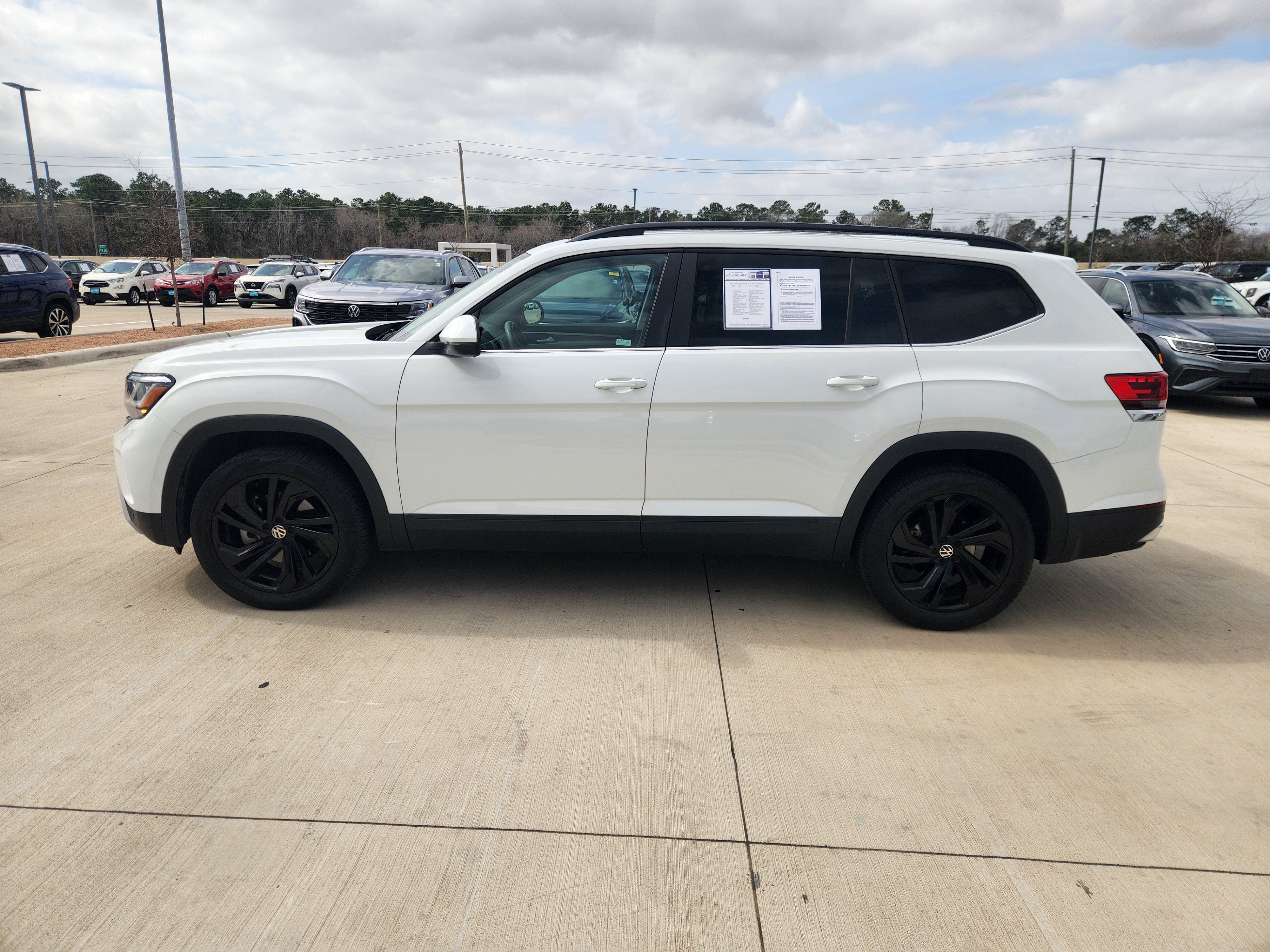 2022 Volkswagen Atlas 3.6L V6 SE w/Technology
