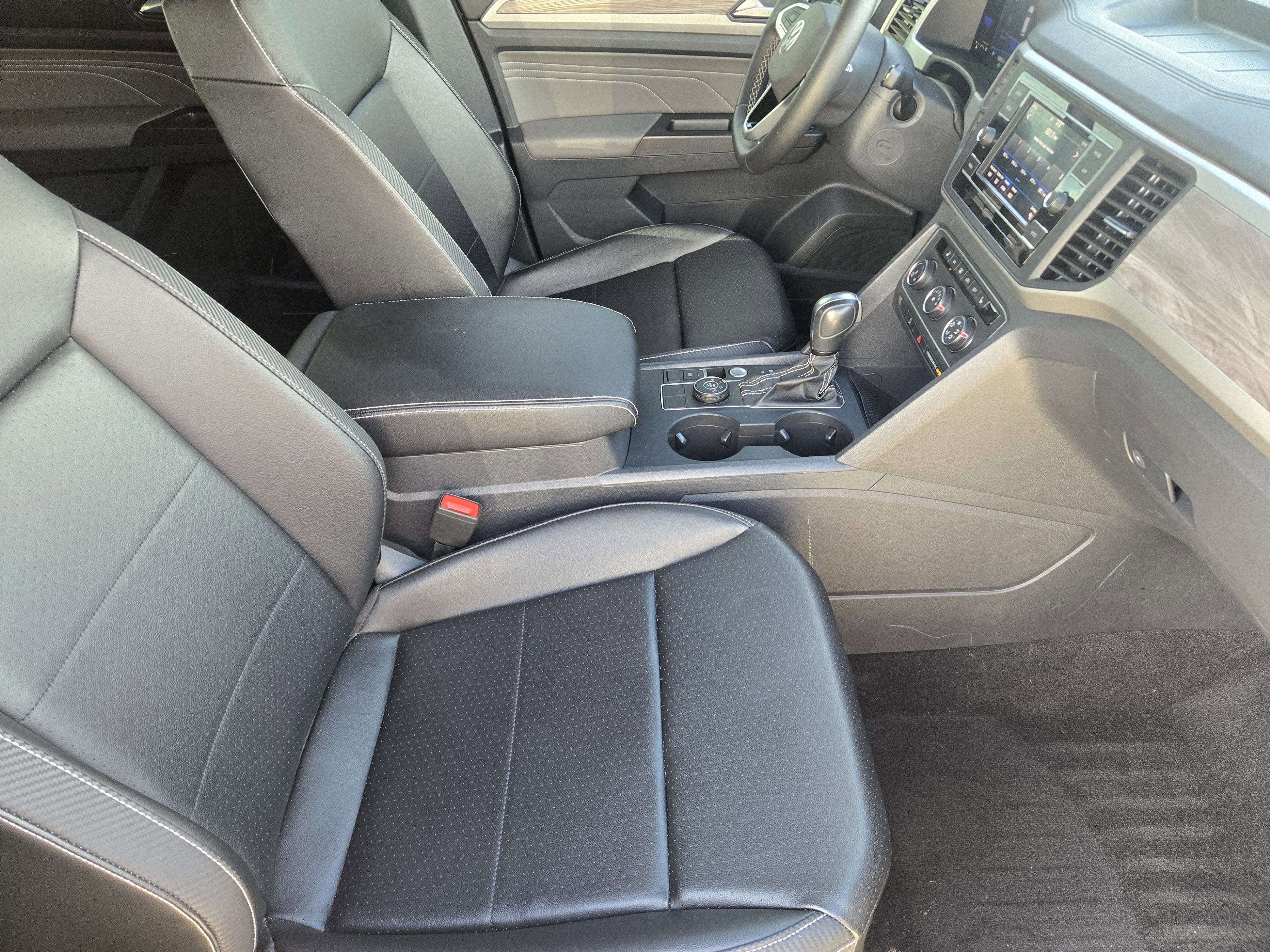 2022 Volkswagen Atlas Cross Sport 2.0T SE