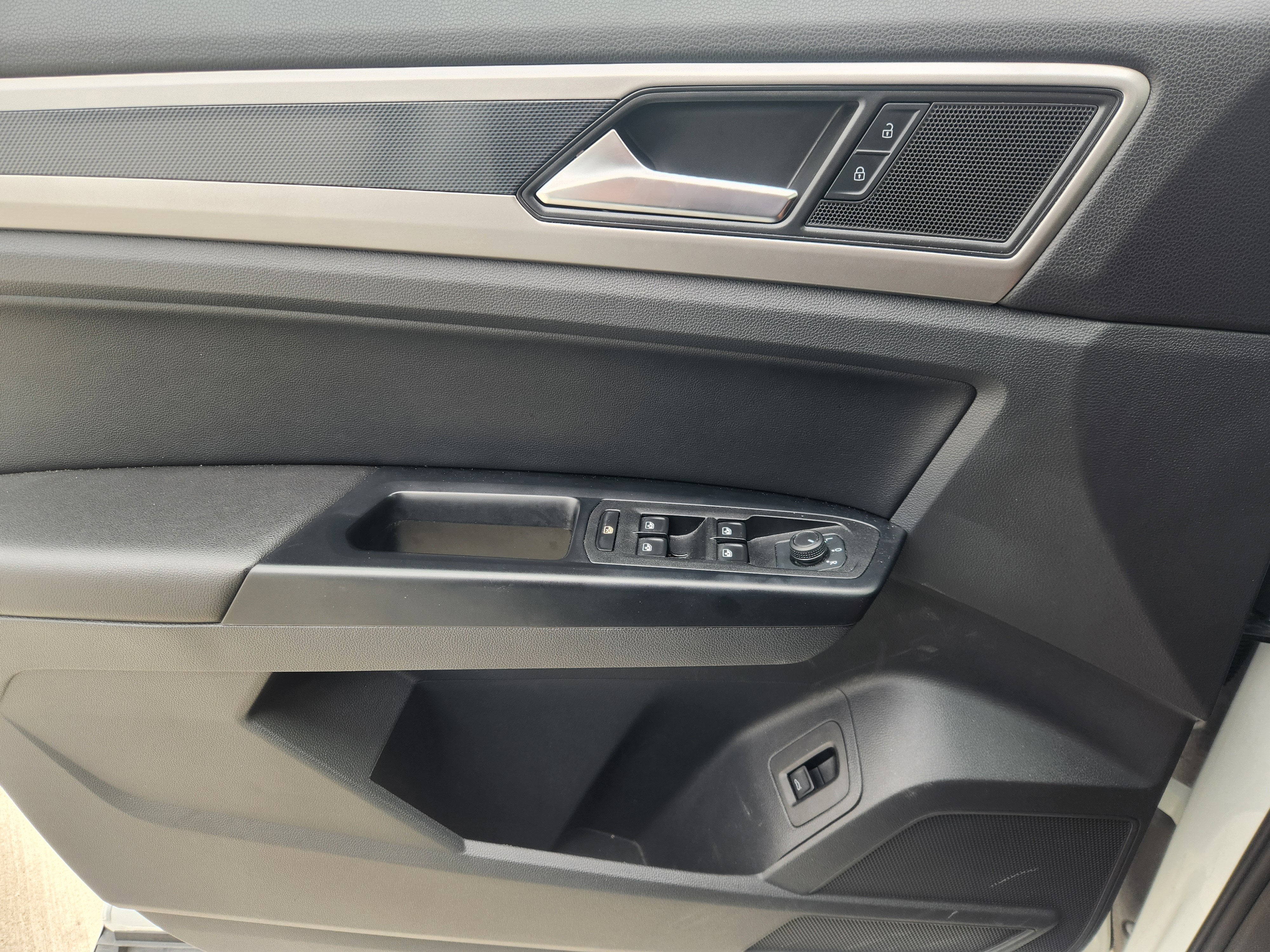 2021 Volkswagen Atlas 3.6L V6 SE w/Technology R-Line