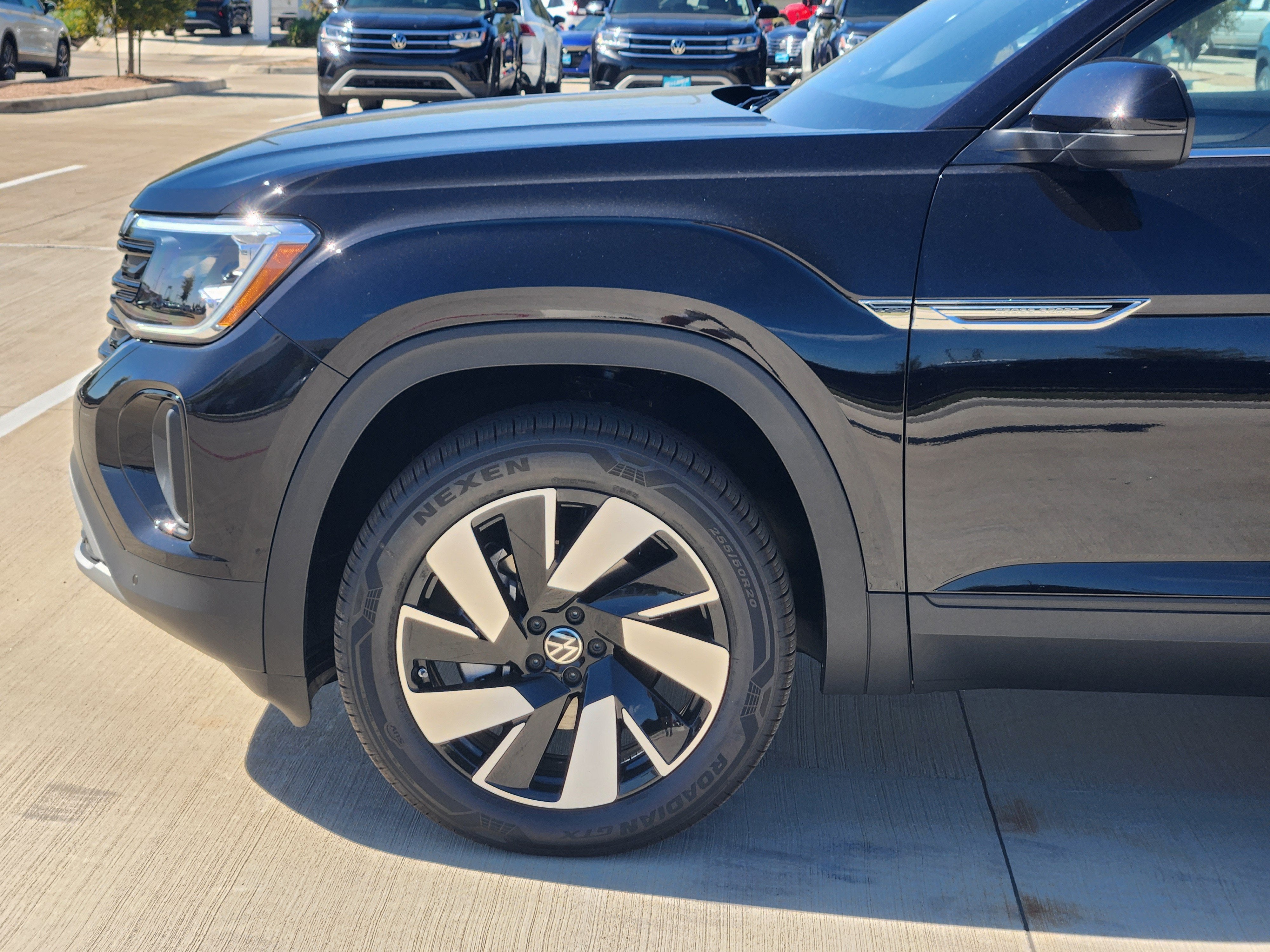 2026 Volkswagen Atlas Cross Sport 2.0T SE w/Technology