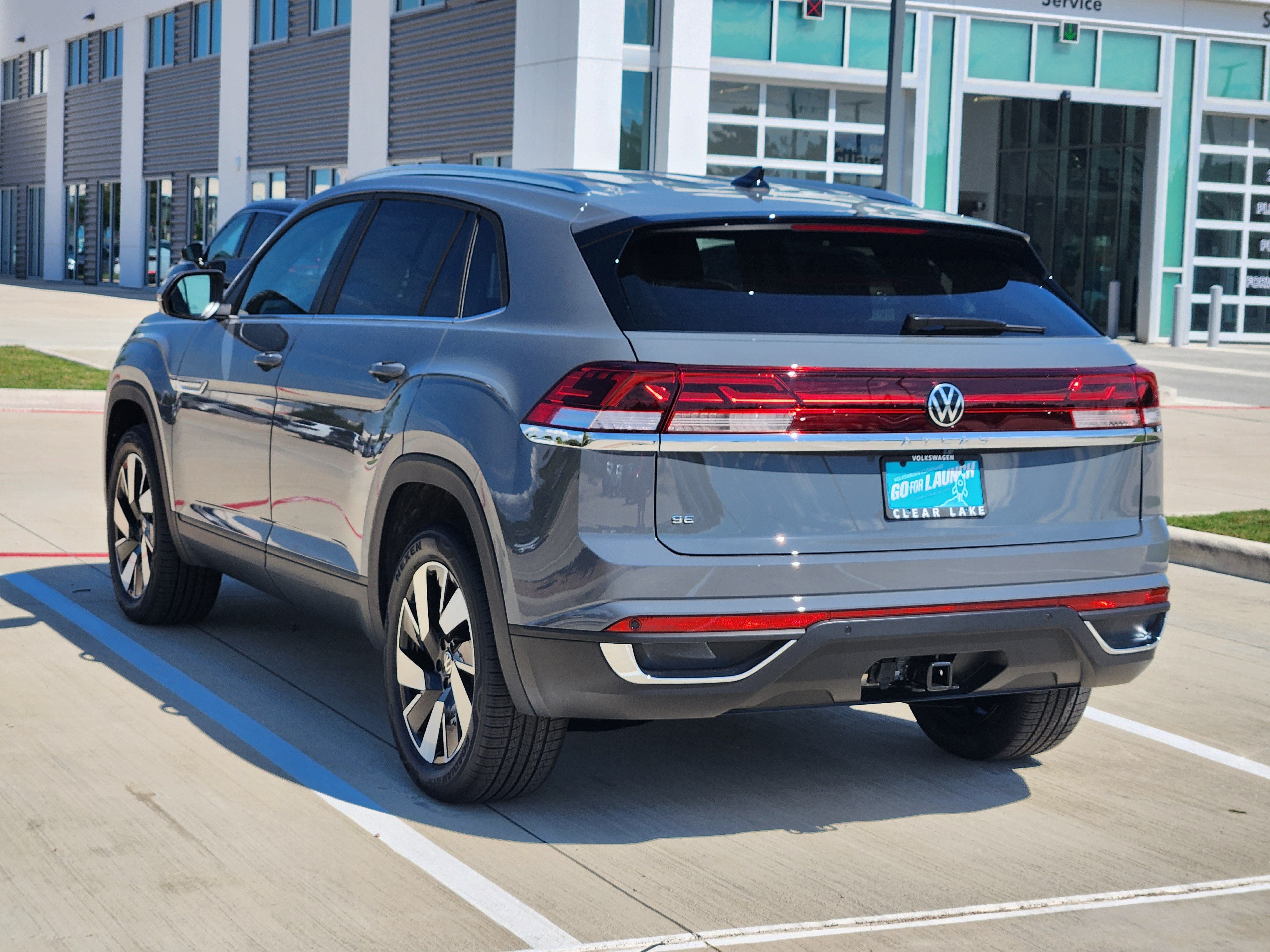 2026 Volkswagen Atlas Cross Sport 2.0T SE w/Technology