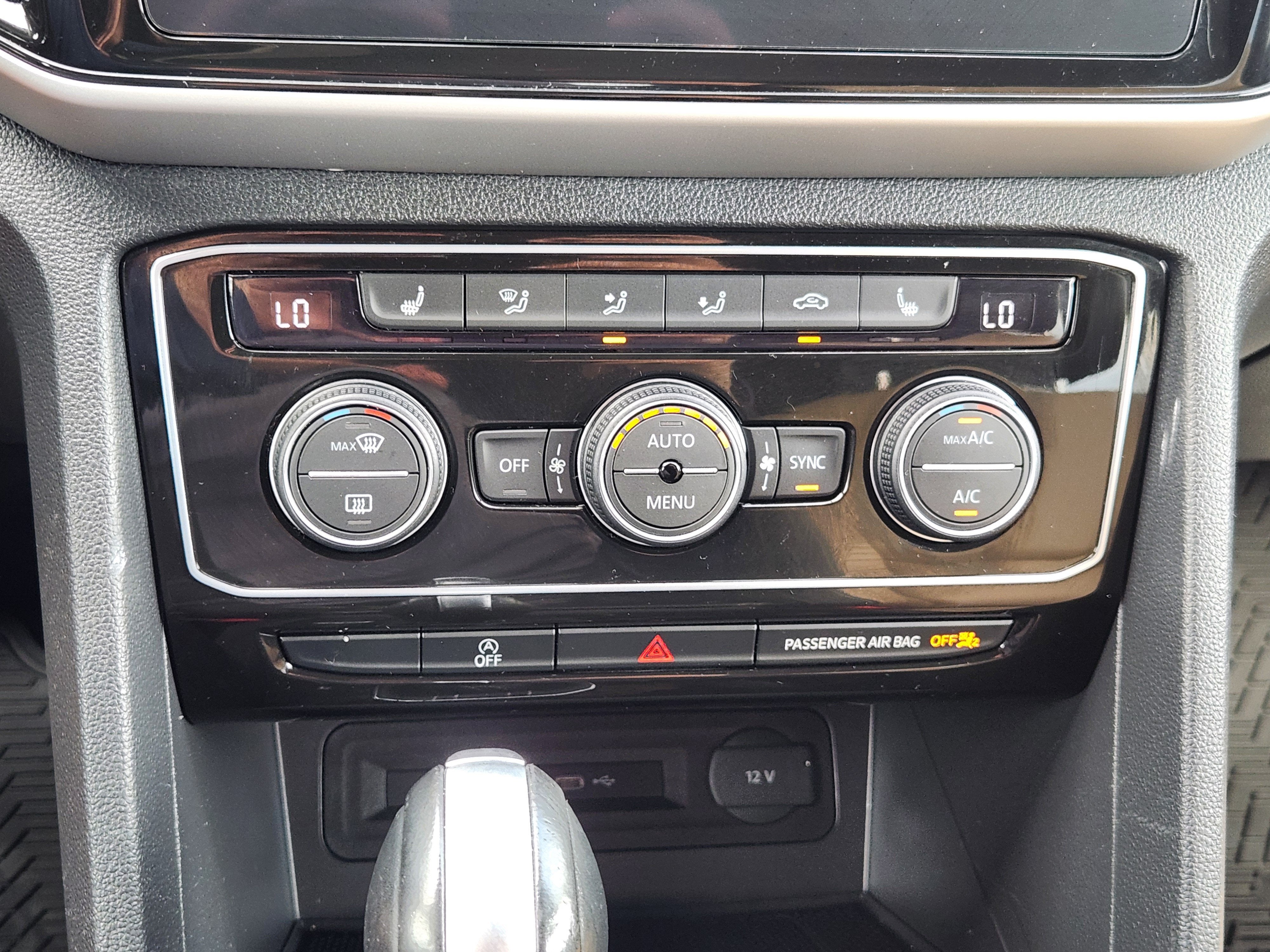 2022 Volkswagen Atlas Cross Sport 2.0T SE w/Technology