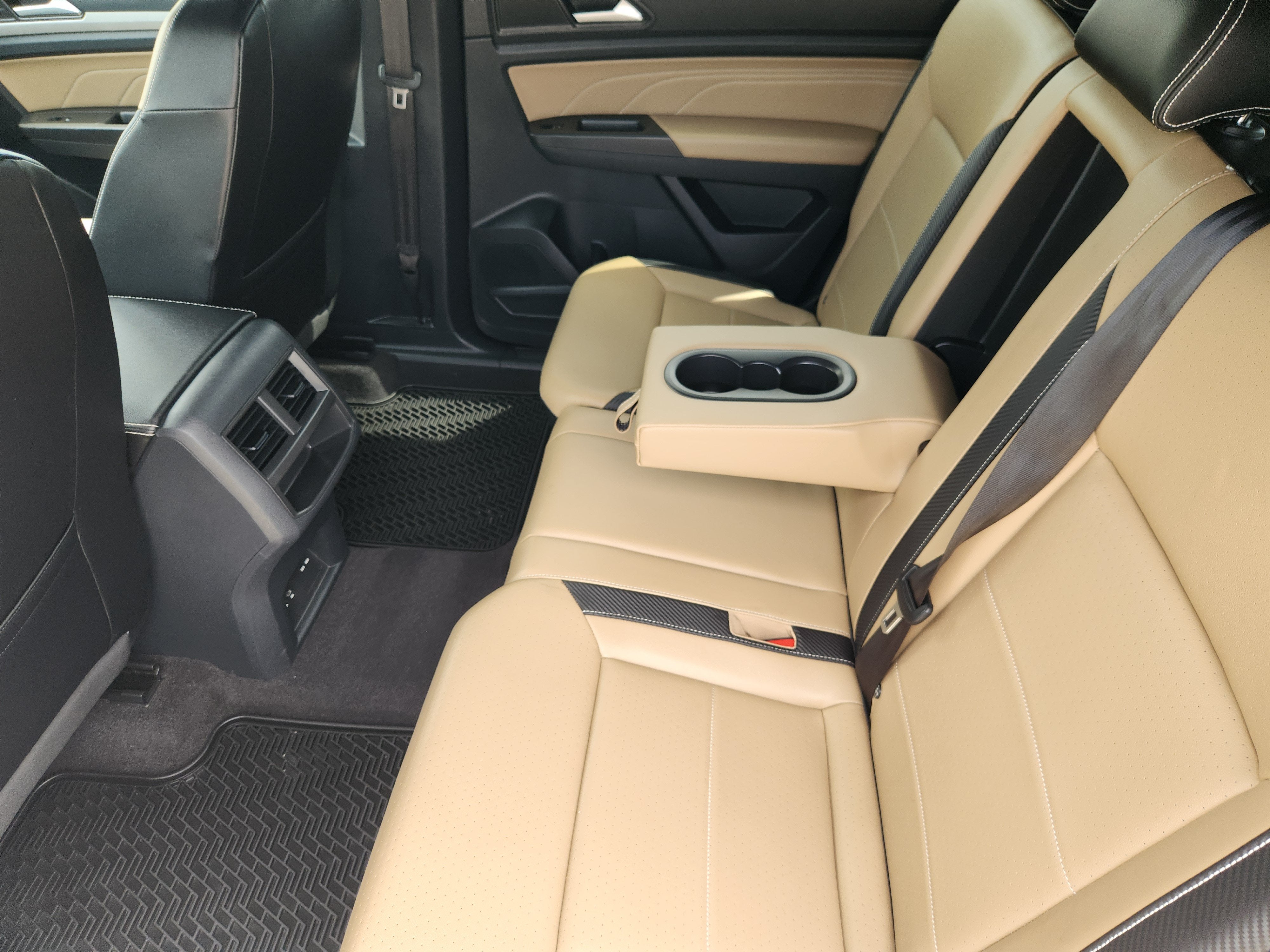 2022 Volkswagen Atlas Cross Sport 2.0T SE w/Technology