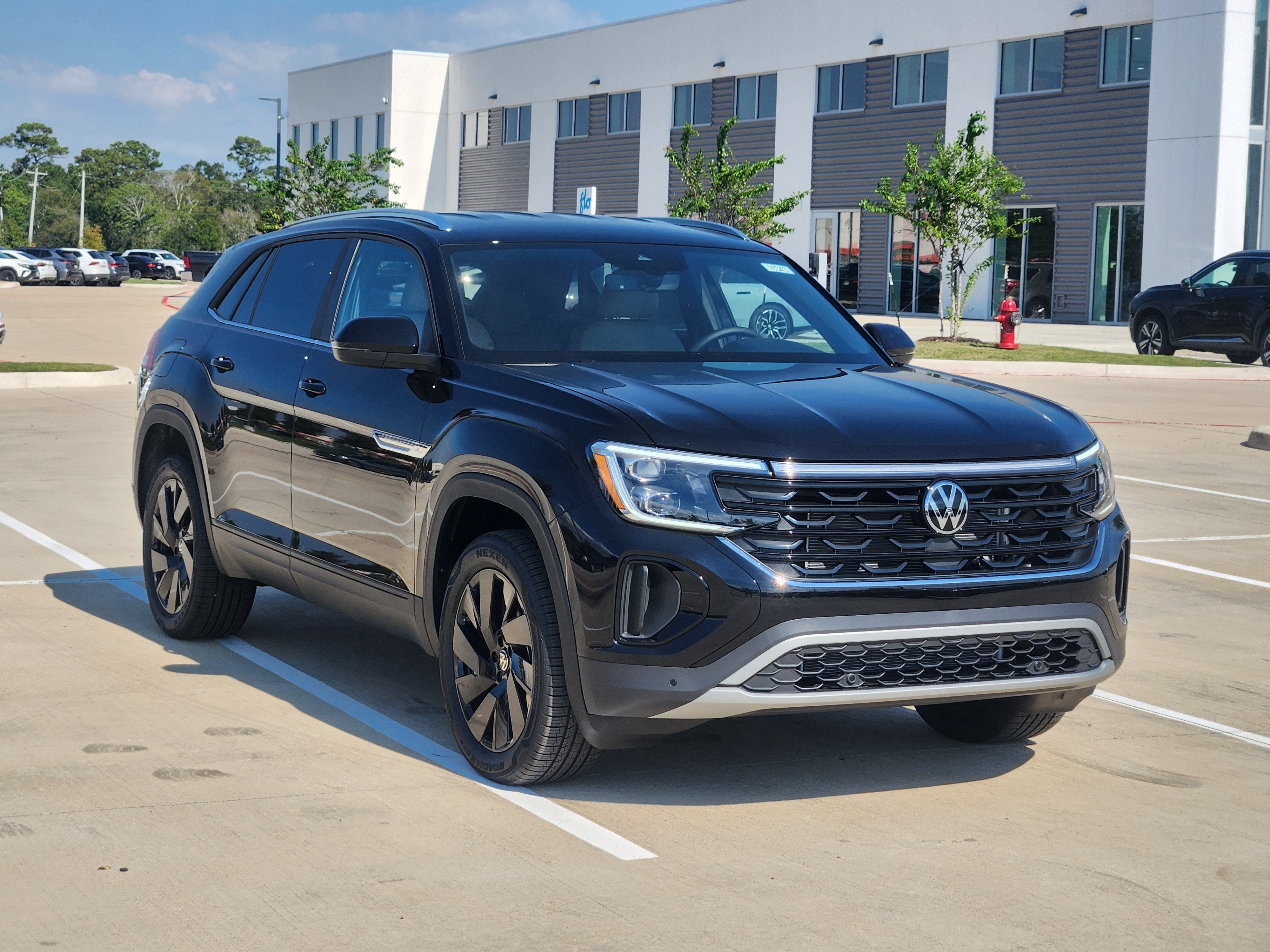 2026 Volkswagen Atlas Cross Sport 2.0T SE w/Technology