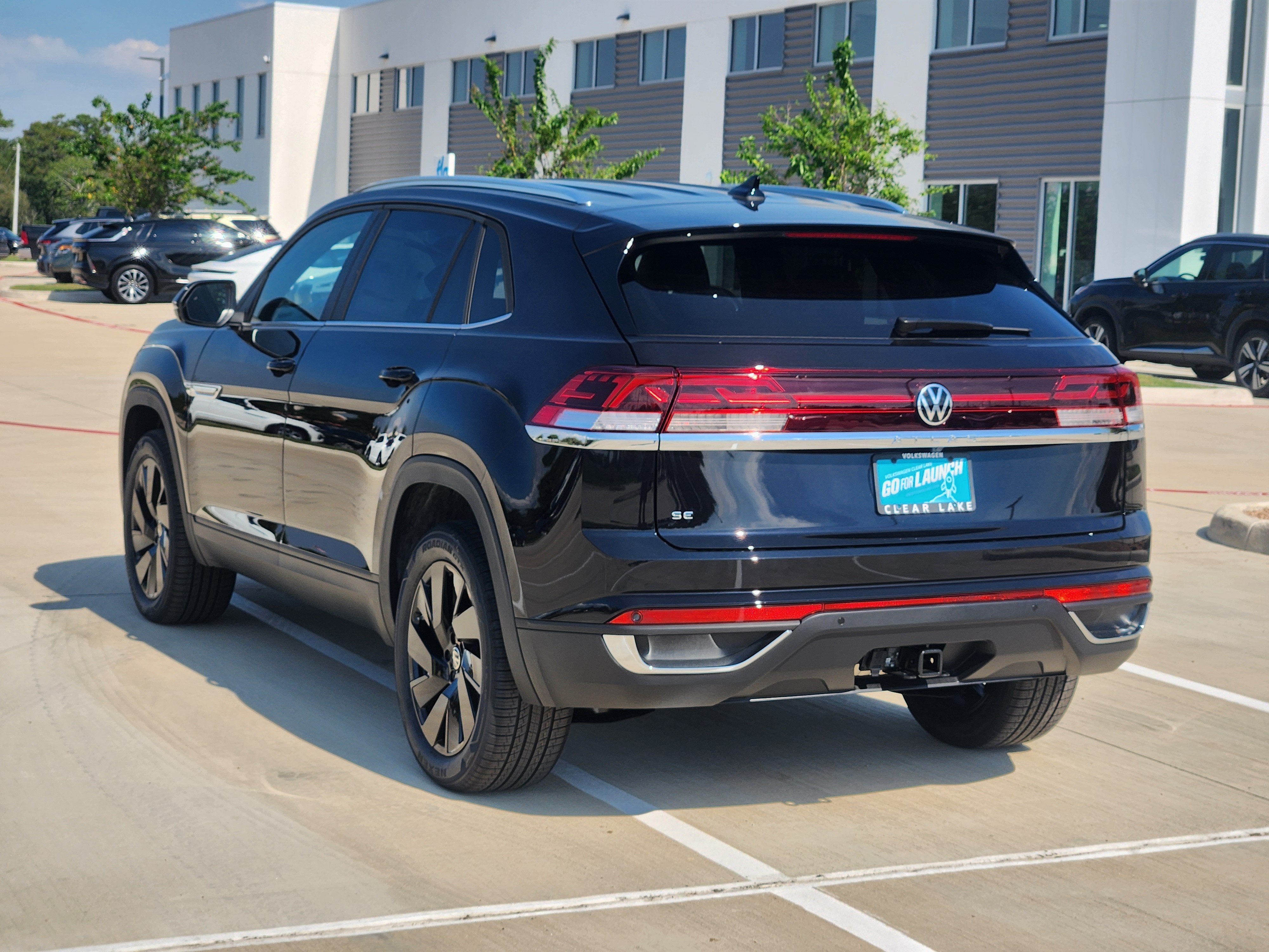 2026 Volkswagen Atlas Cross Sport 2.0T SE w/Technology