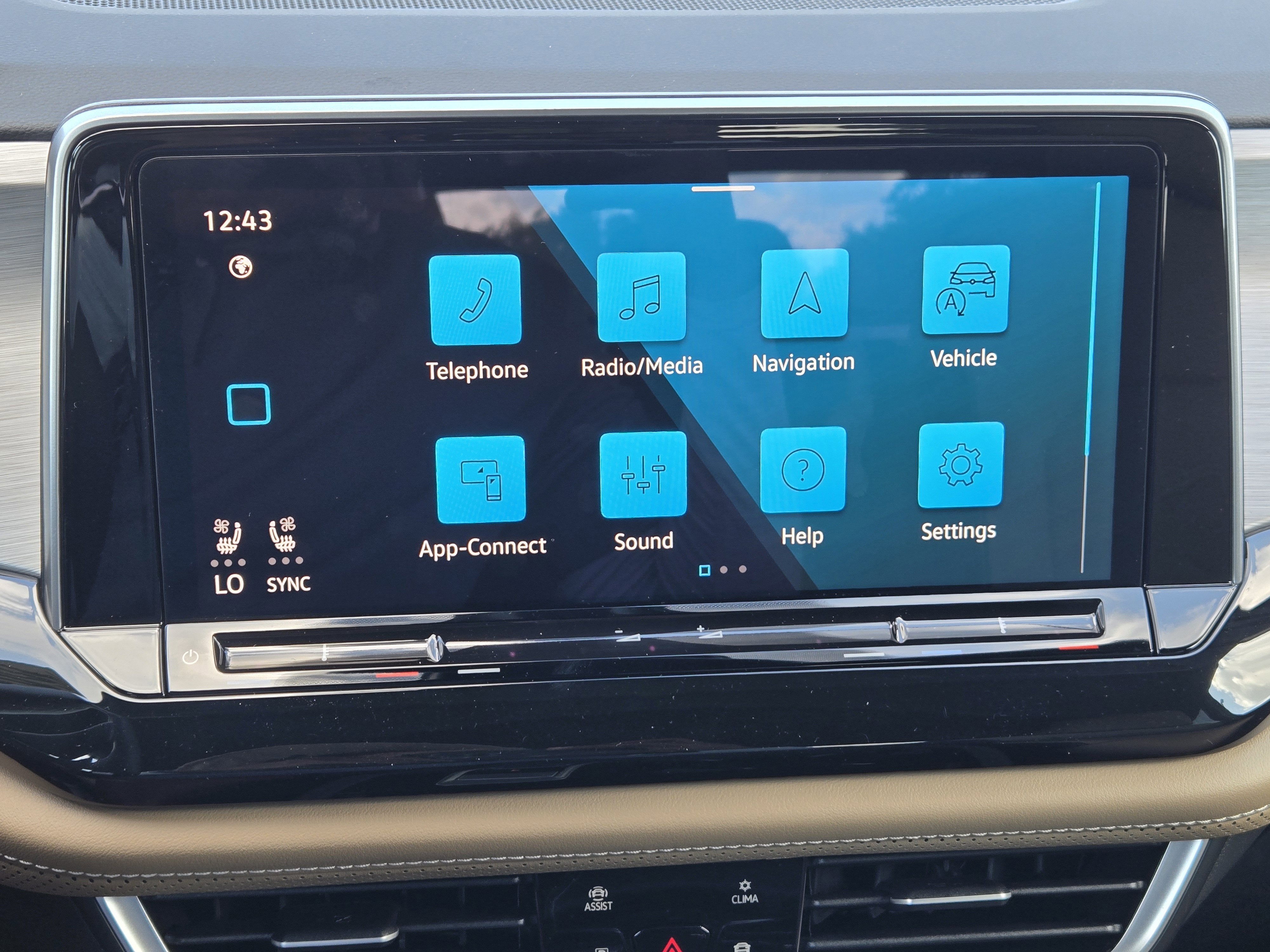 2026 Volkswagen Atlas Cross Sport 2.0T SE w/Technology