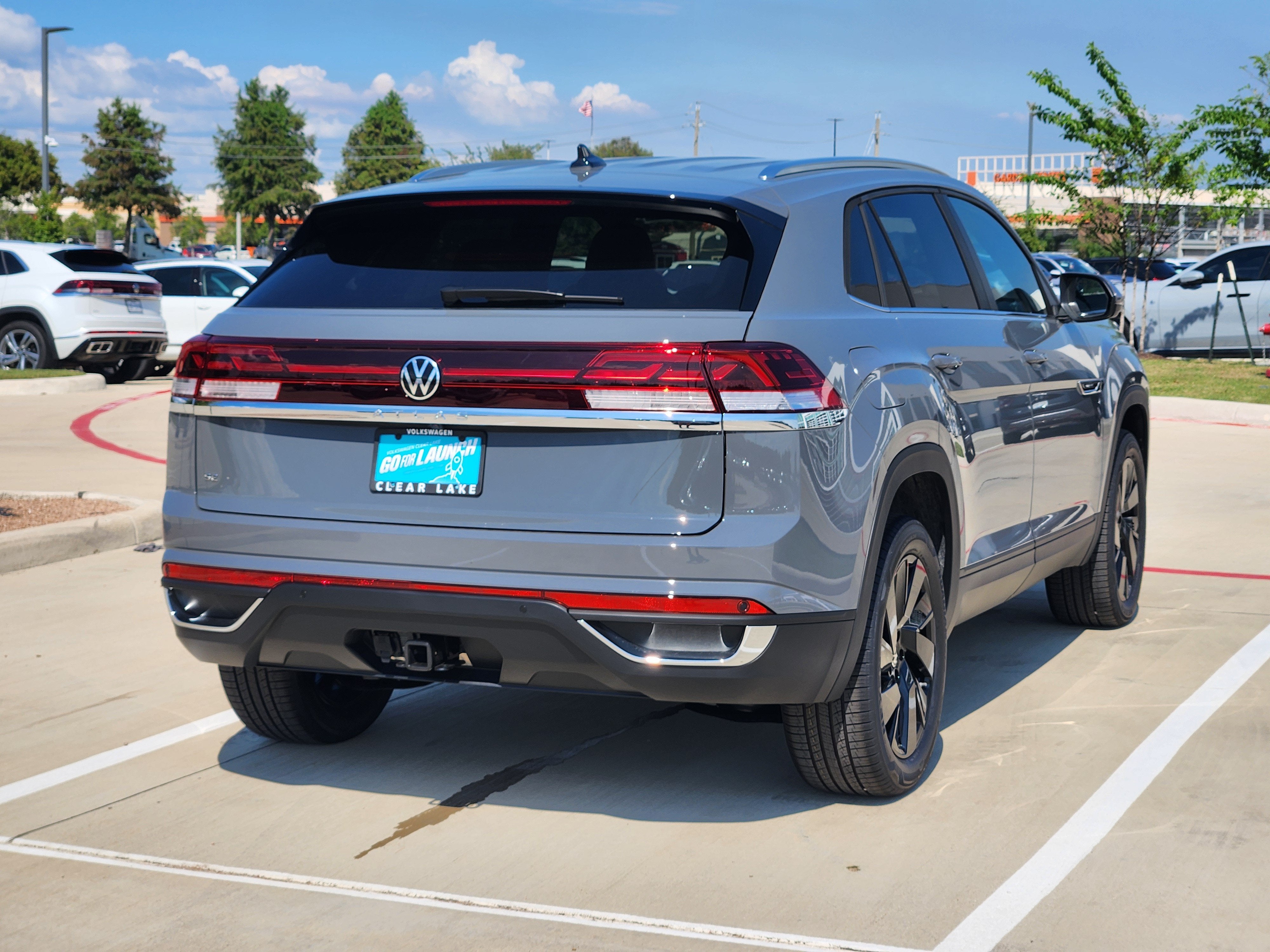 2026 Volkswagen Atlas Cross Sport 2.0T SE w/Technology