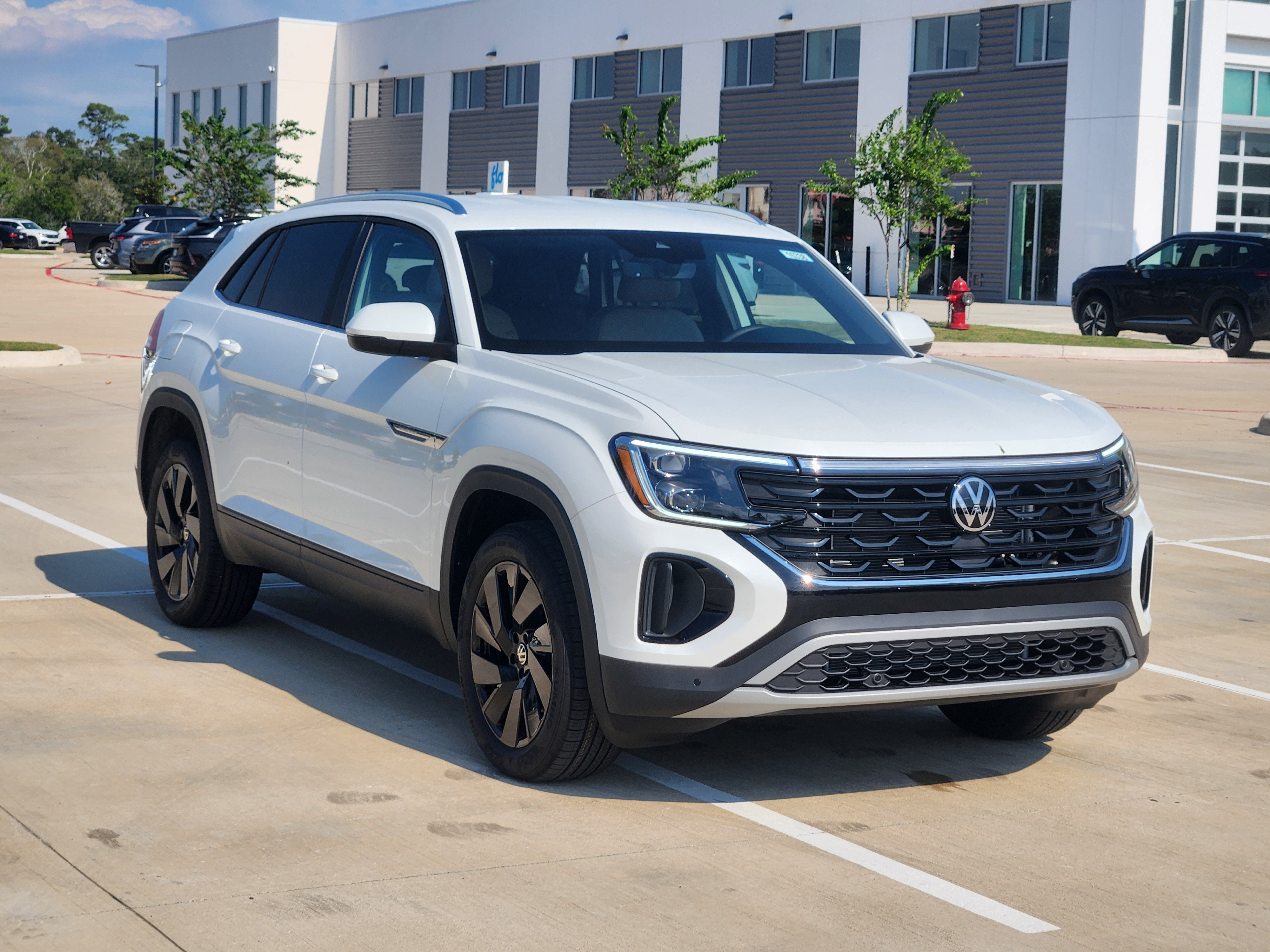 2026 Volkswagen Atlas Cross Sport 2.0T SE w/Technology