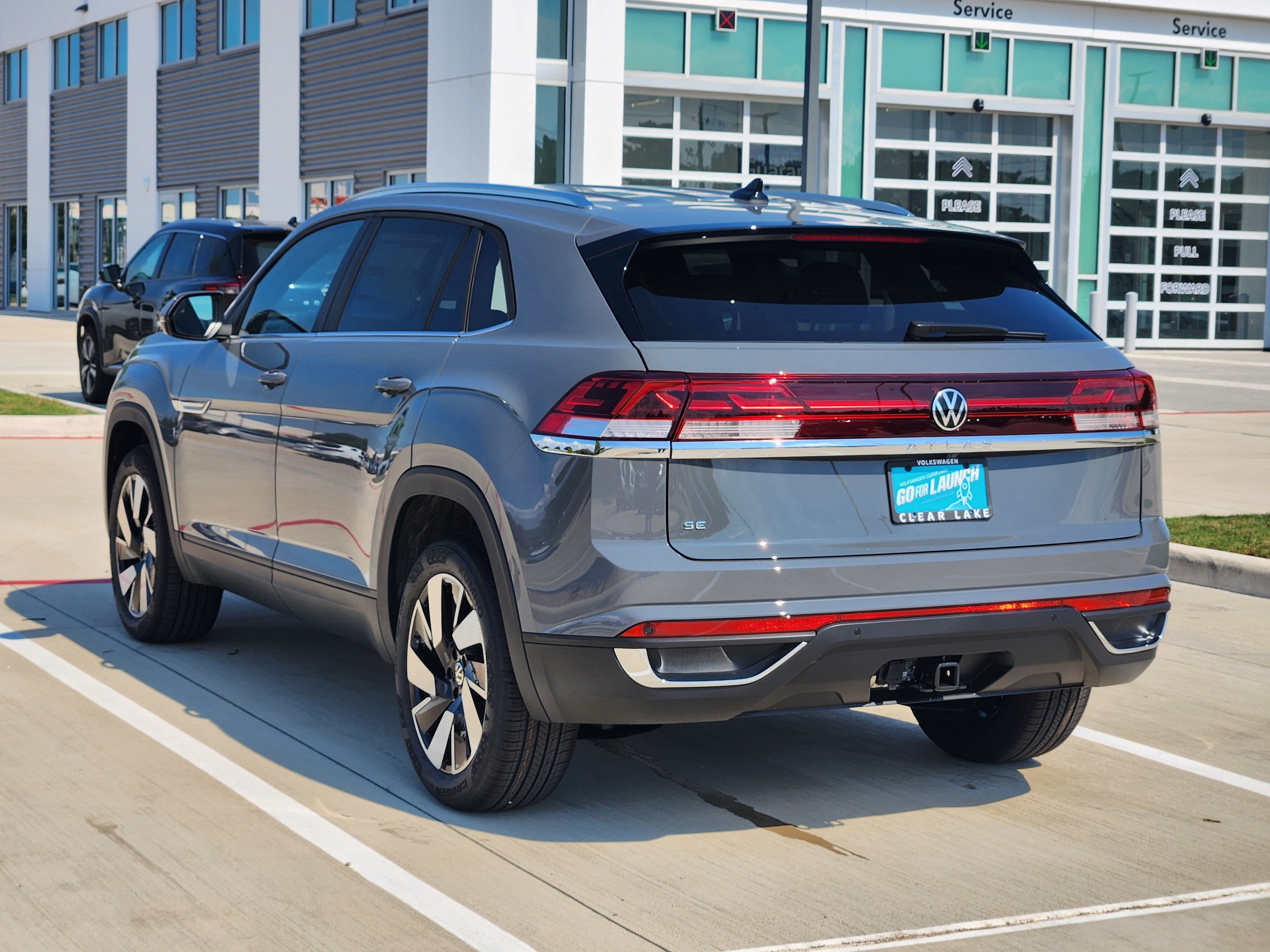 2026 Volkswagen Atlas Cross Sport 2.0T SE w/Technology