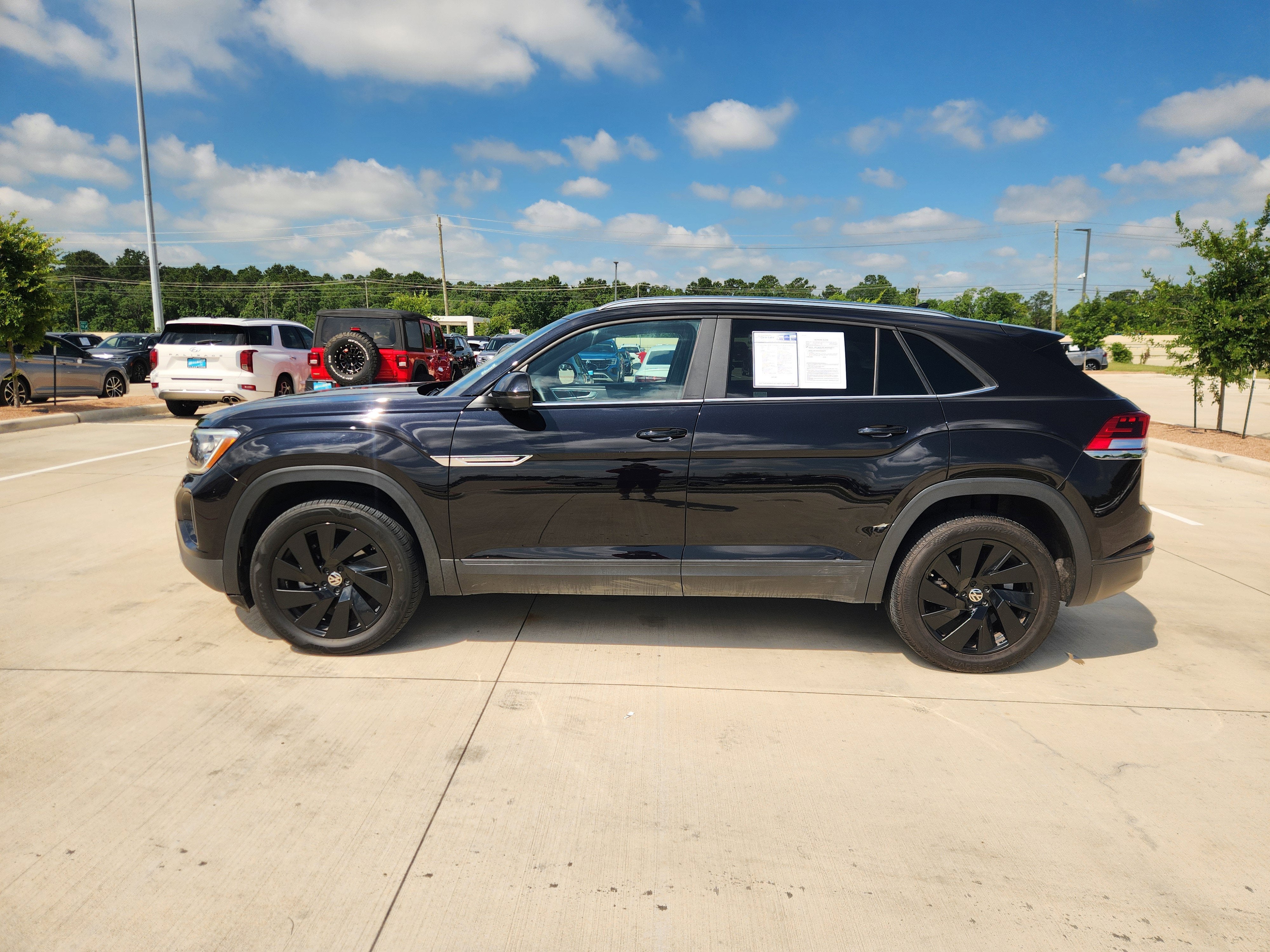 2024 Volkswagen Atlas Cross Sport 2.0T SE w/Technology