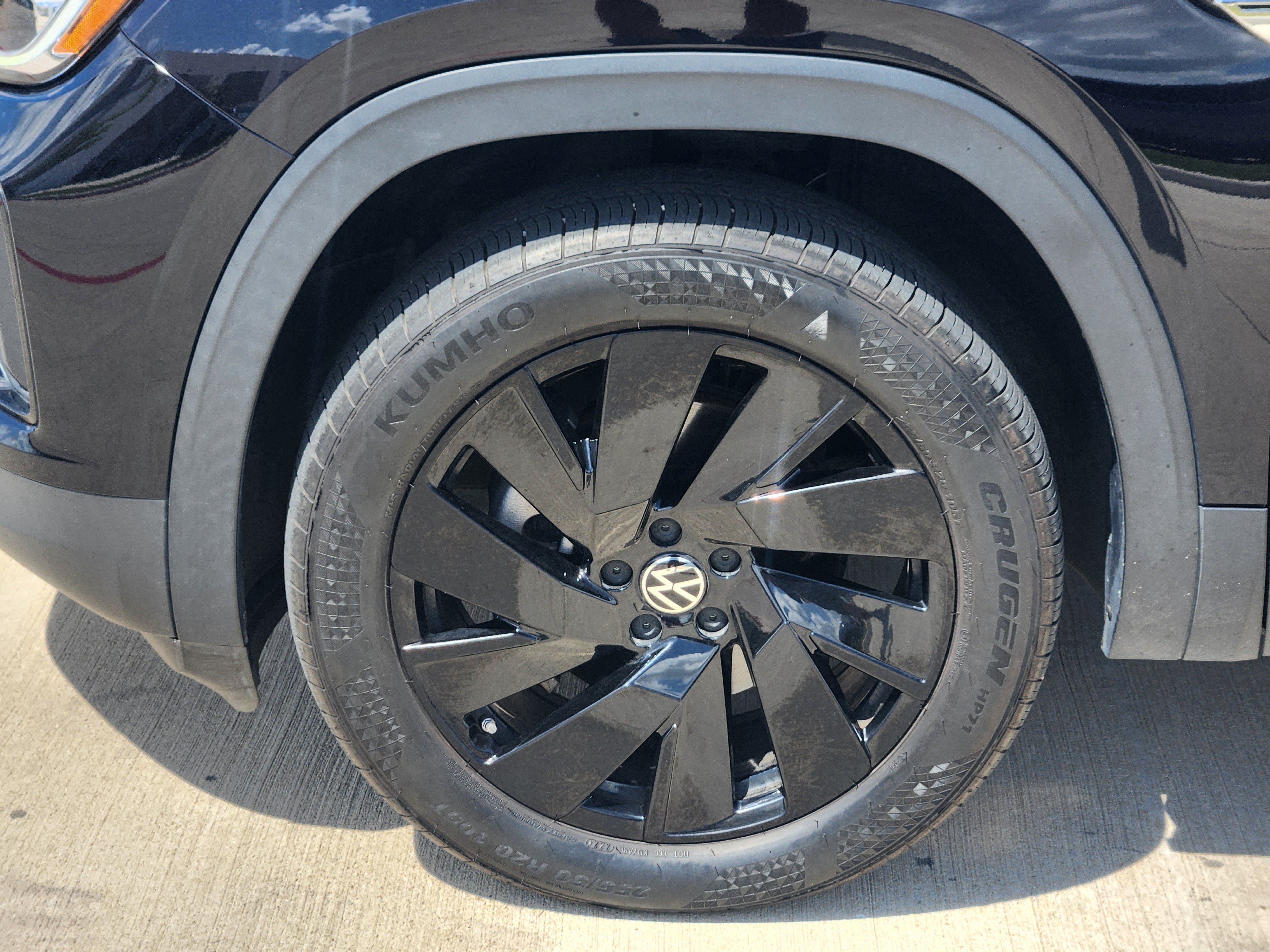 2024 Volkswagen Atlas Cross Sport 2.0T SE w/Technology
