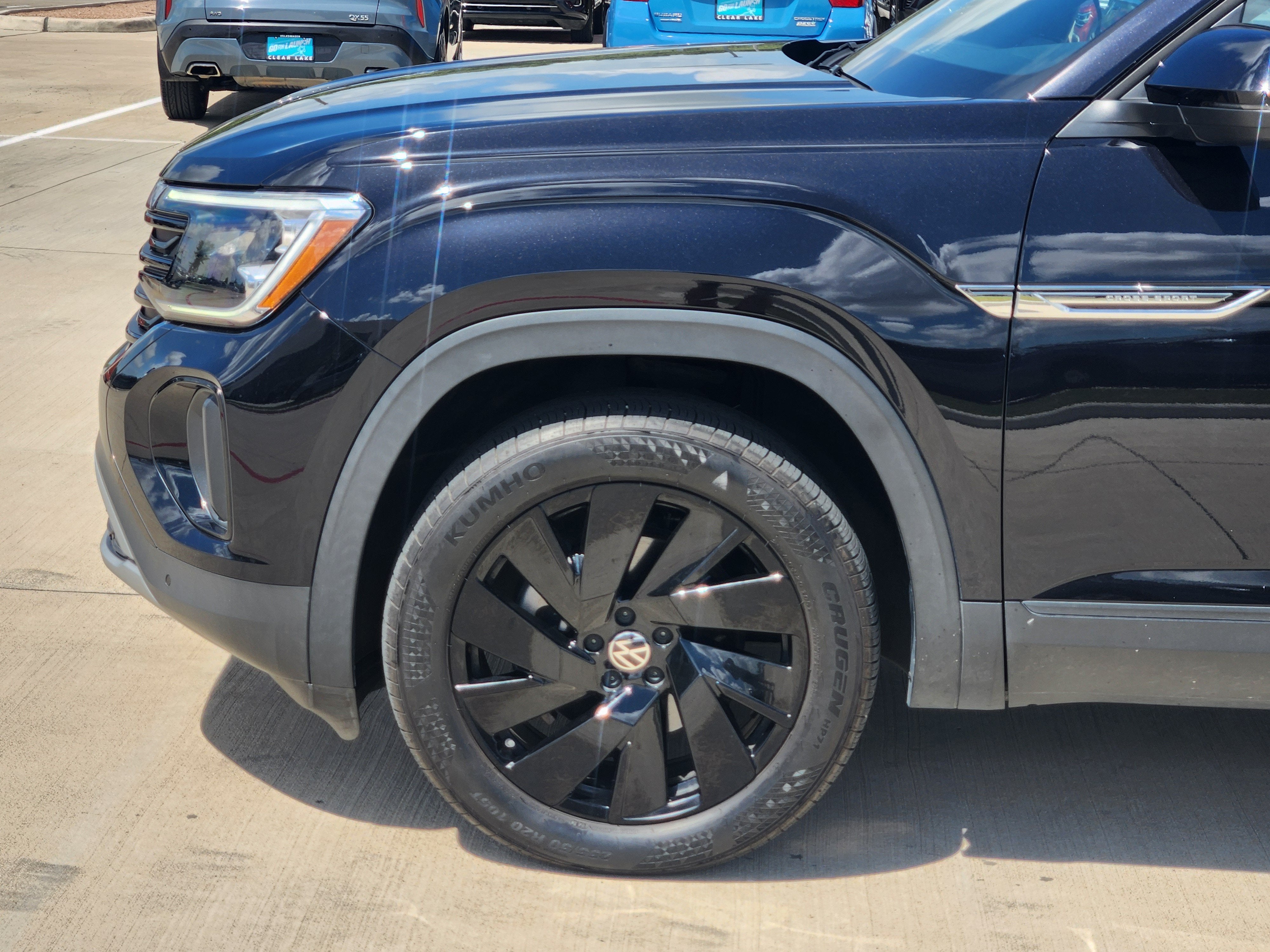2024 Volkswagen Atlas Cross Sport 2.0T SE w/Technology