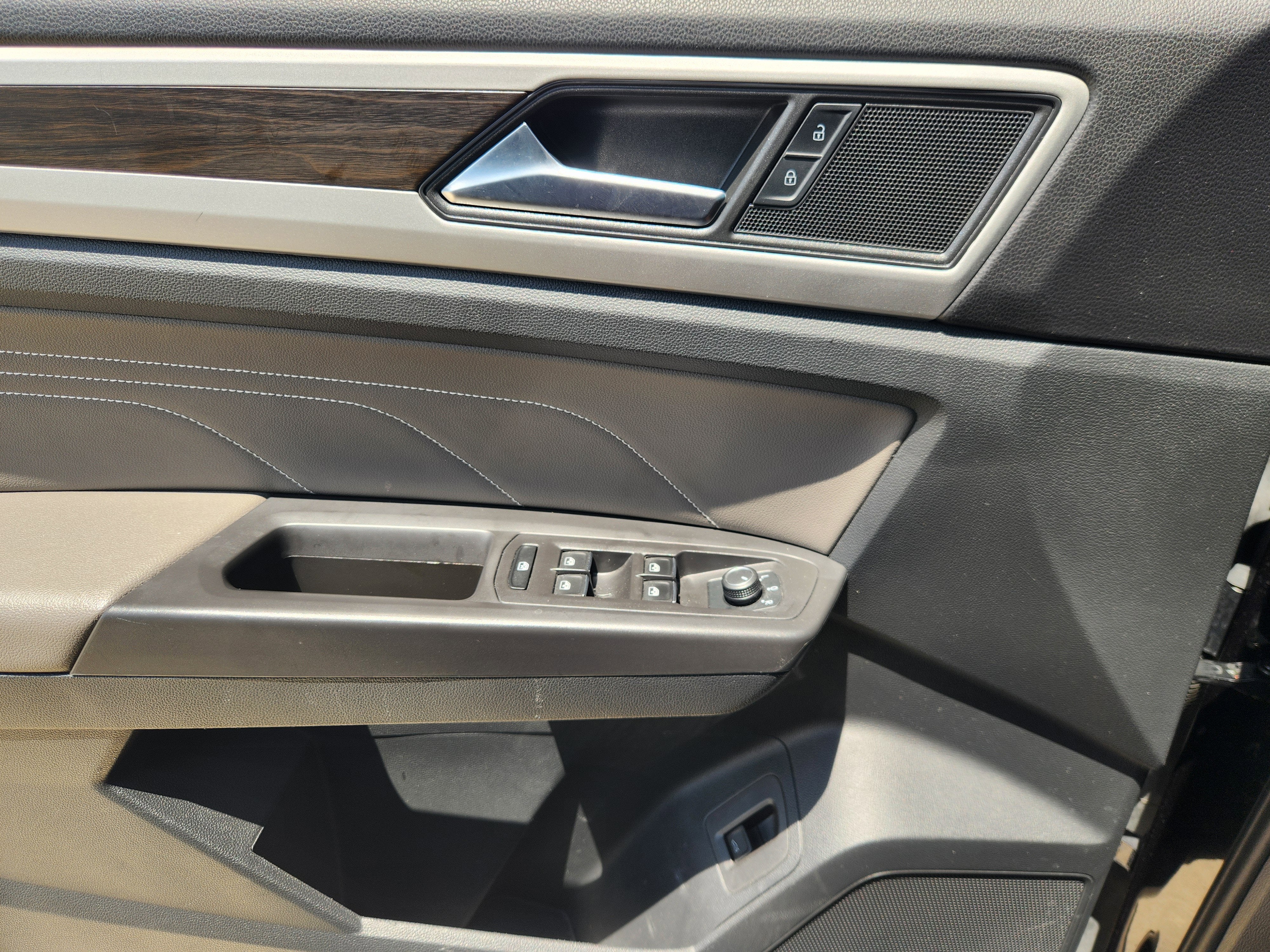 2023 Volkswagen Atlas 2.0T SE w/Technology