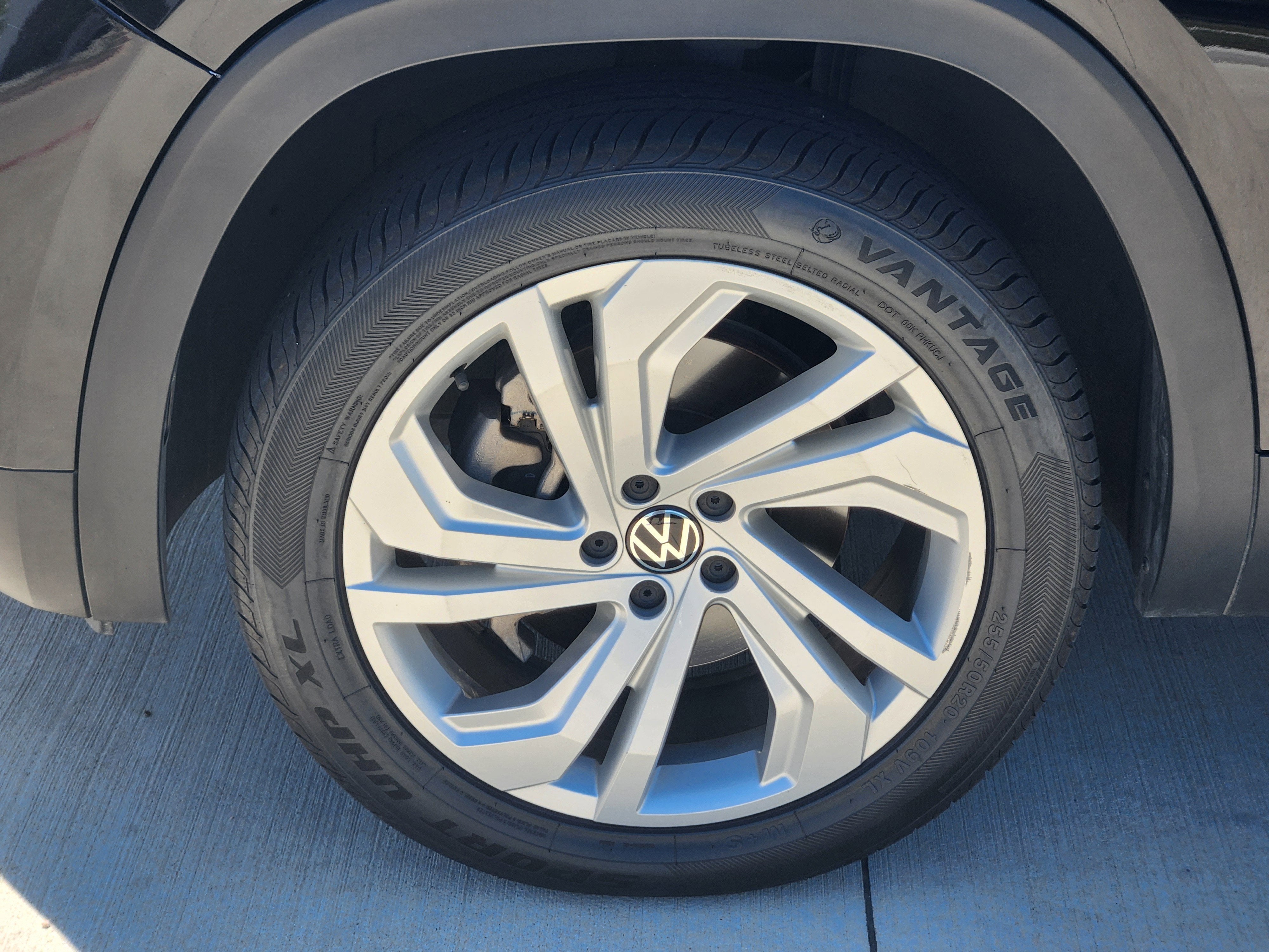 2022 Volkswagen Atlas 3.6L V6 SE w/Technology