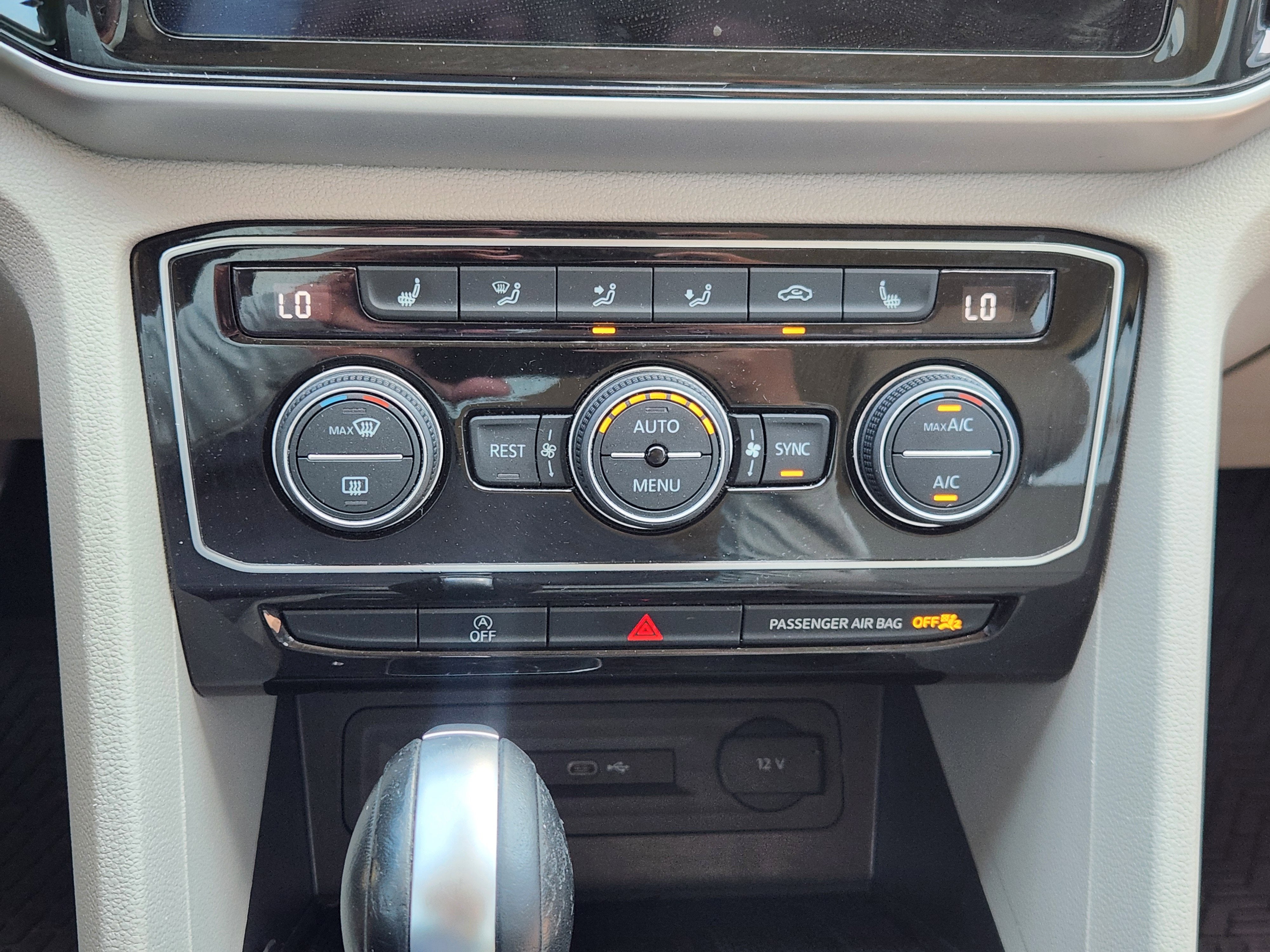 2022 Volkswagen Atlas 3.6L V6 SE w/Technology
