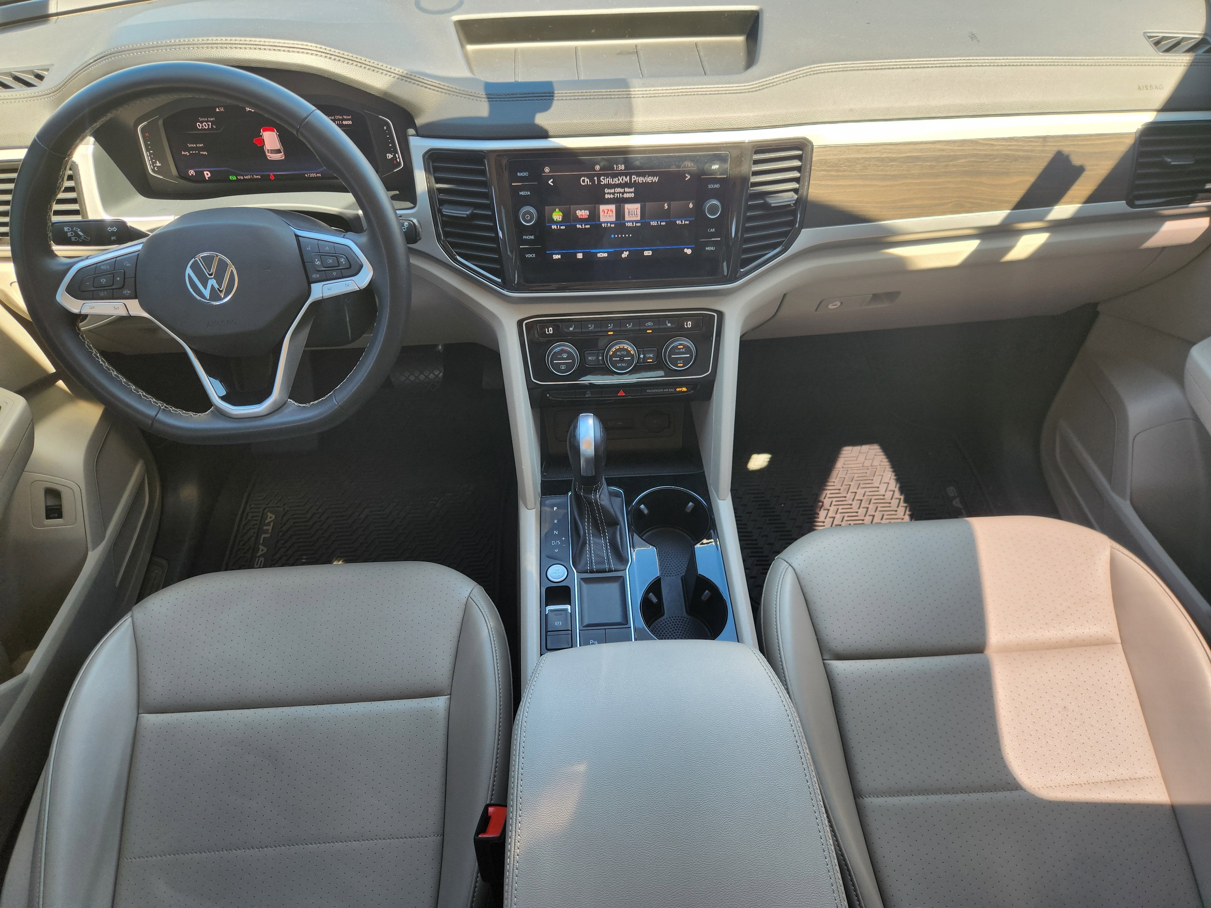2022 Volkswagen Atlas 3.6L V6 SE w/Technology