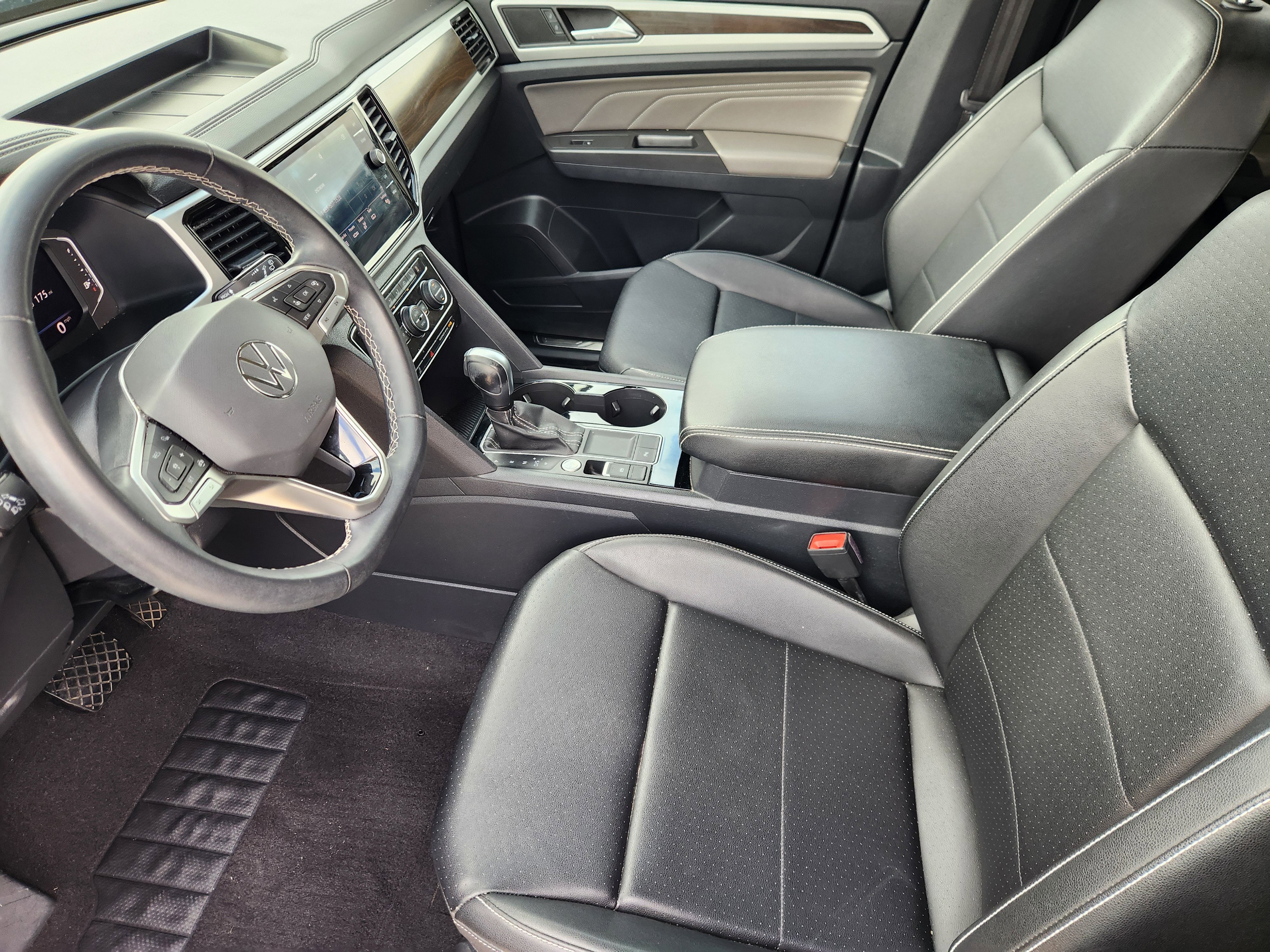2023 Volkswagen Atlas 3.6L V6 SE w/Technology