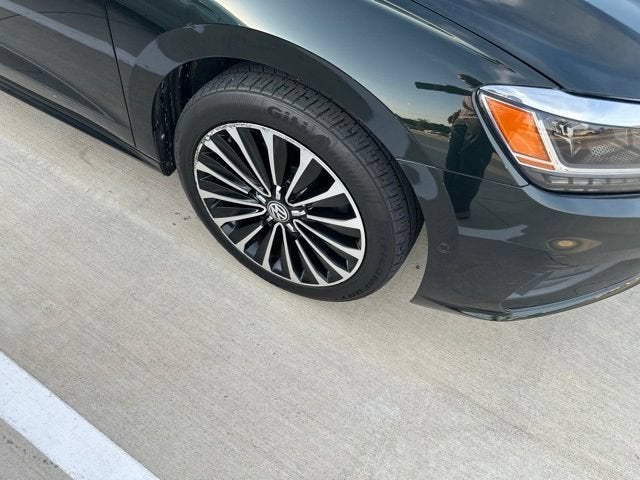 2022 Volkswagen Passat 2.0T Limited Edition